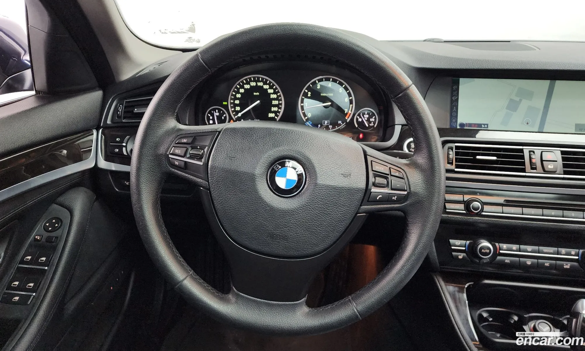 BMW 5 Series 2012 WBAXG310XCDW37773 — 10