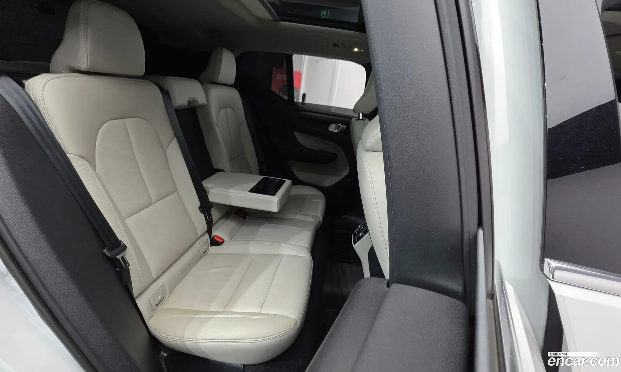 Volvo XC40 2023 — 11