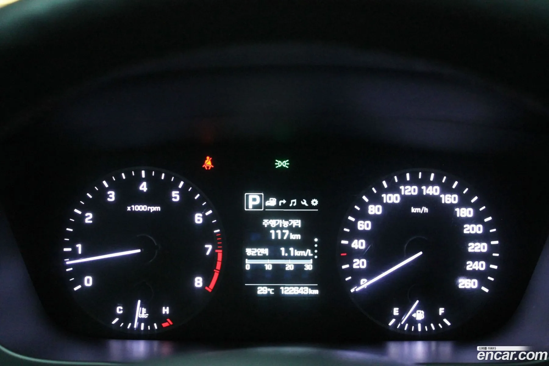 Hyundai LF Sonata 2016 — 12