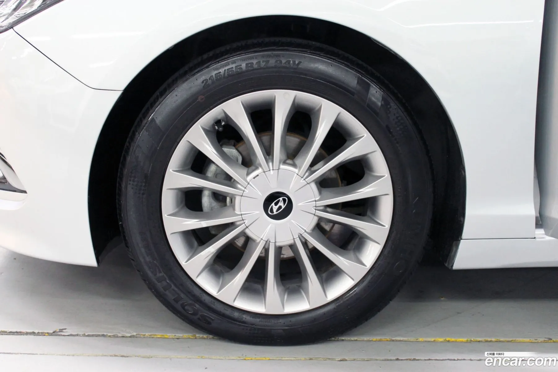 Hyundai LF Sonata 2016 — 11