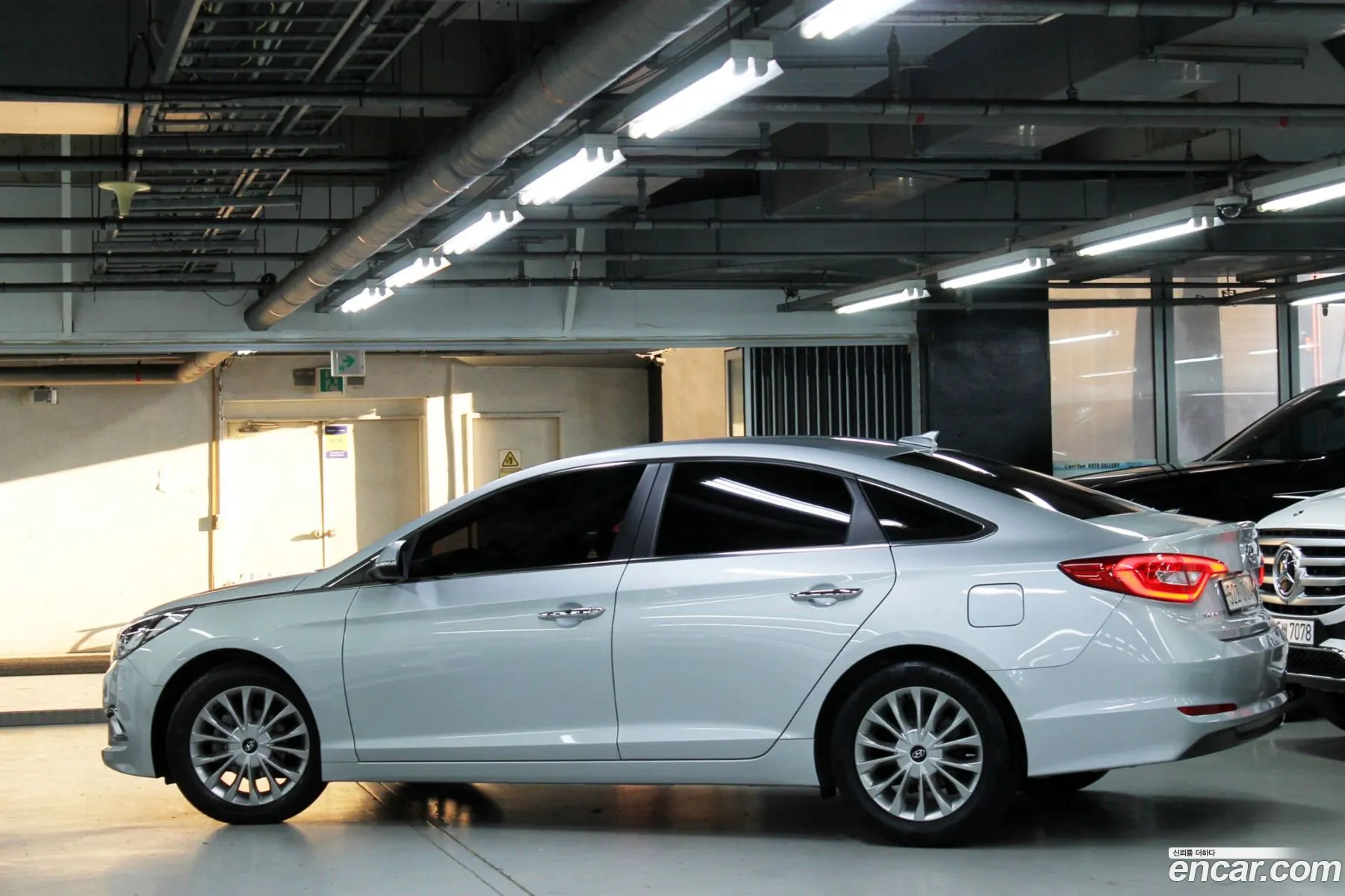 Hyundai LF Sonata 2016 — 19