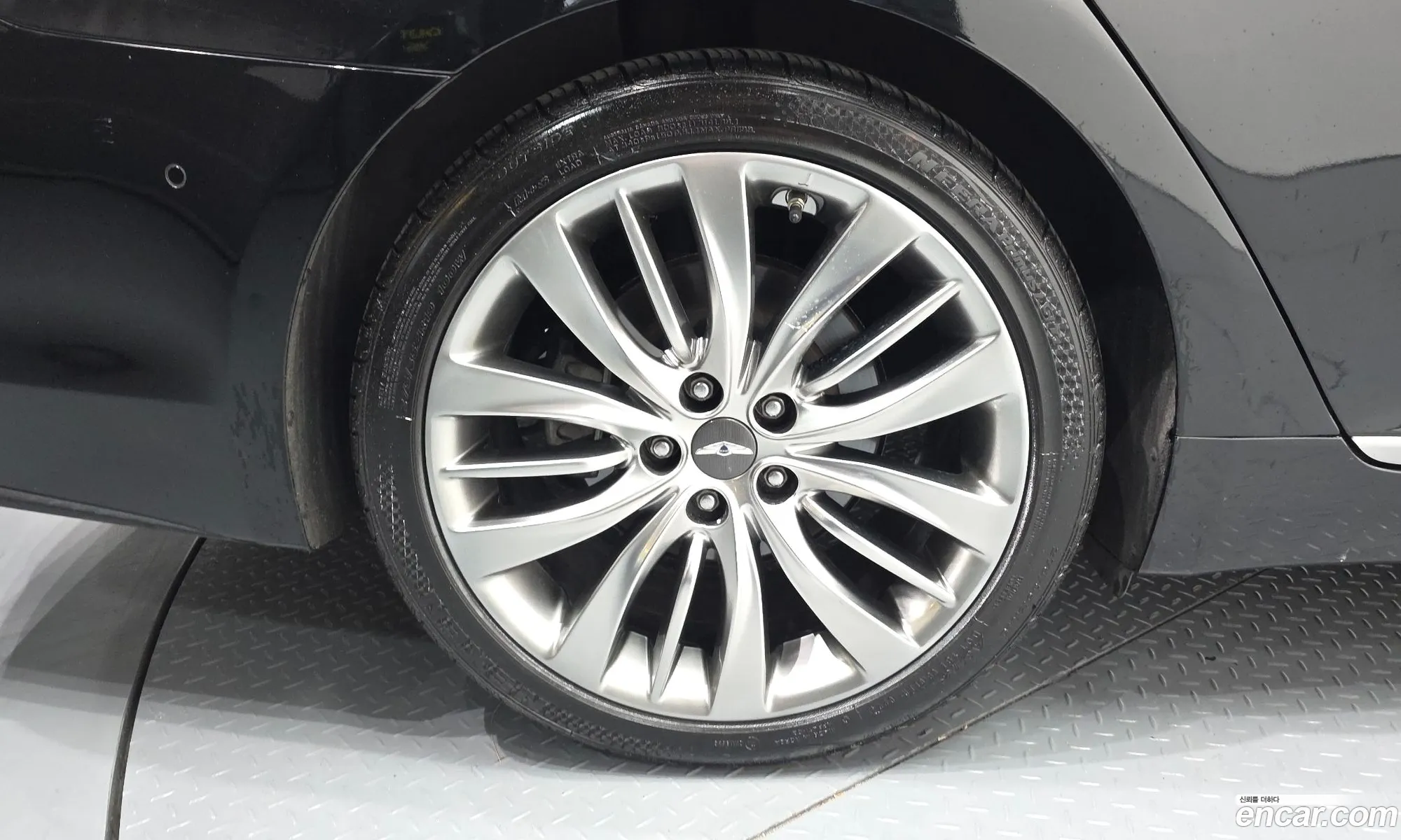 Hyundai Genesis DH 2016 — 14