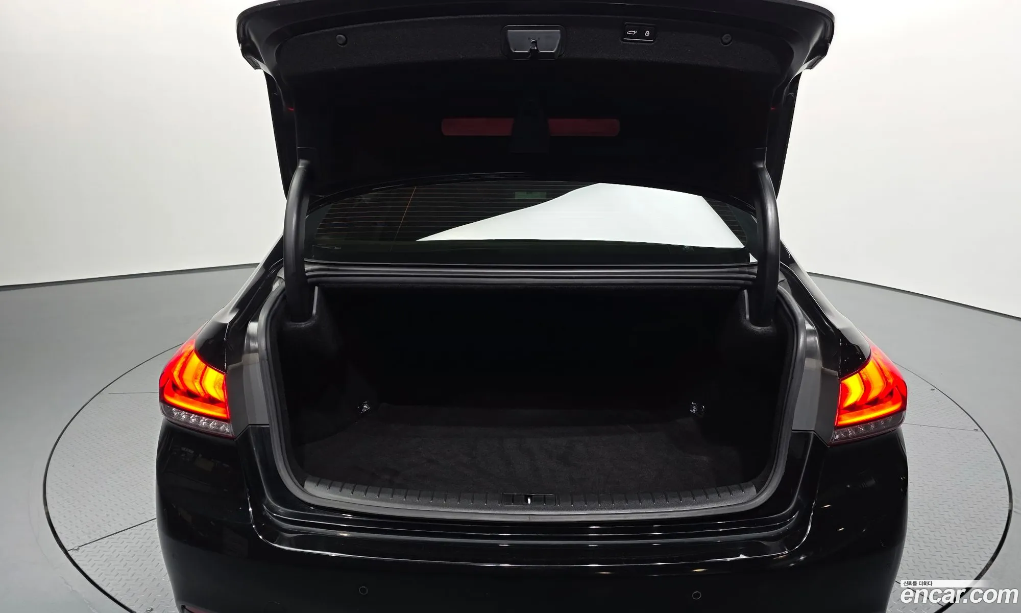 Hyundai Genesis DH 2016 — 6