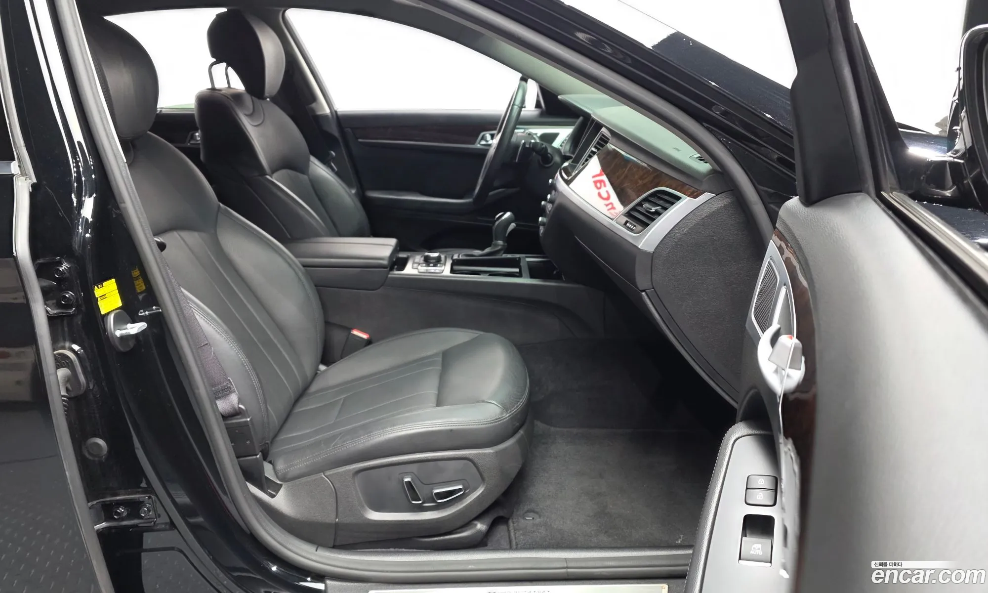 Hyundai Genesis DH 2016 — 17