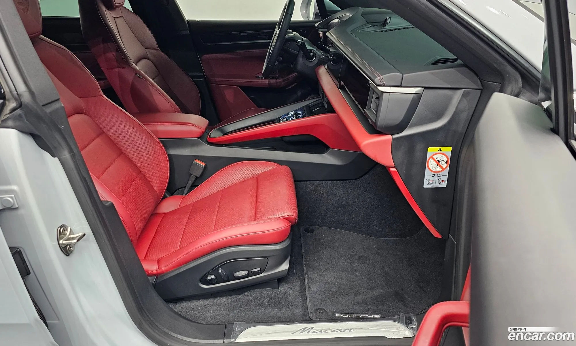 Porsche Macan EV 2025 WP1ADXASL075692 — 4