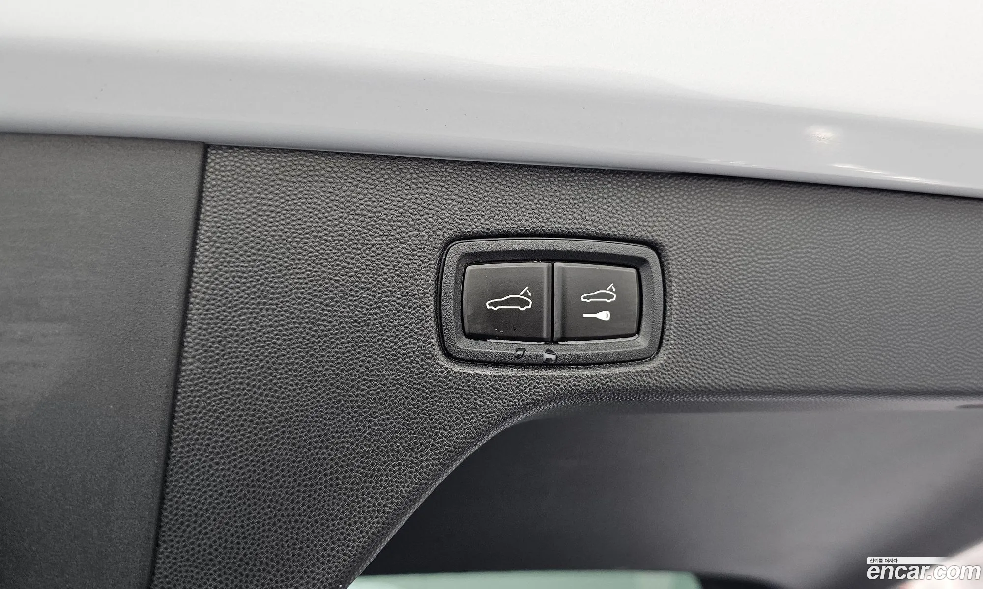 Porsche Macan EV 2025 WP1ADXASL075692 — 2