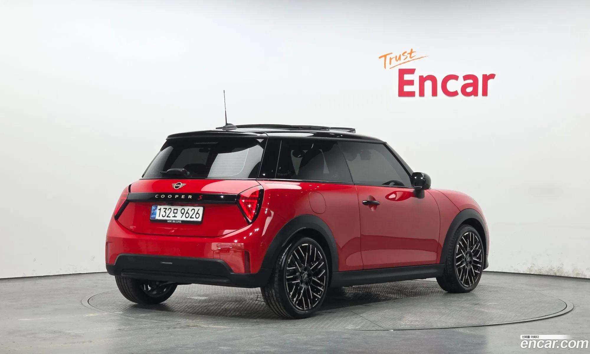 Mini Cooper S 2024 — 18