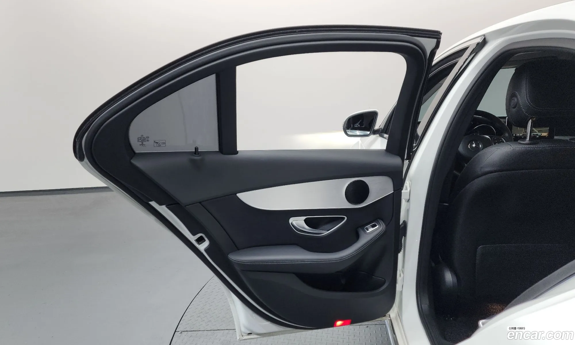 Mercedes-Benz C-Class W205 2017 — 22
