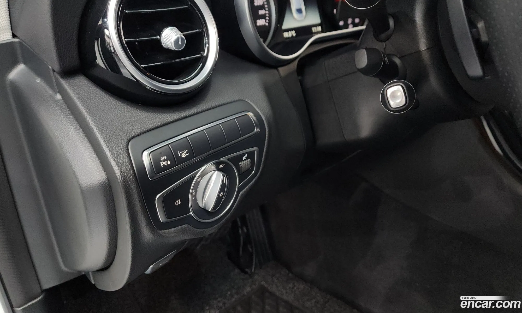 Mercedes-Benz C-Class W205 2017 — 23
