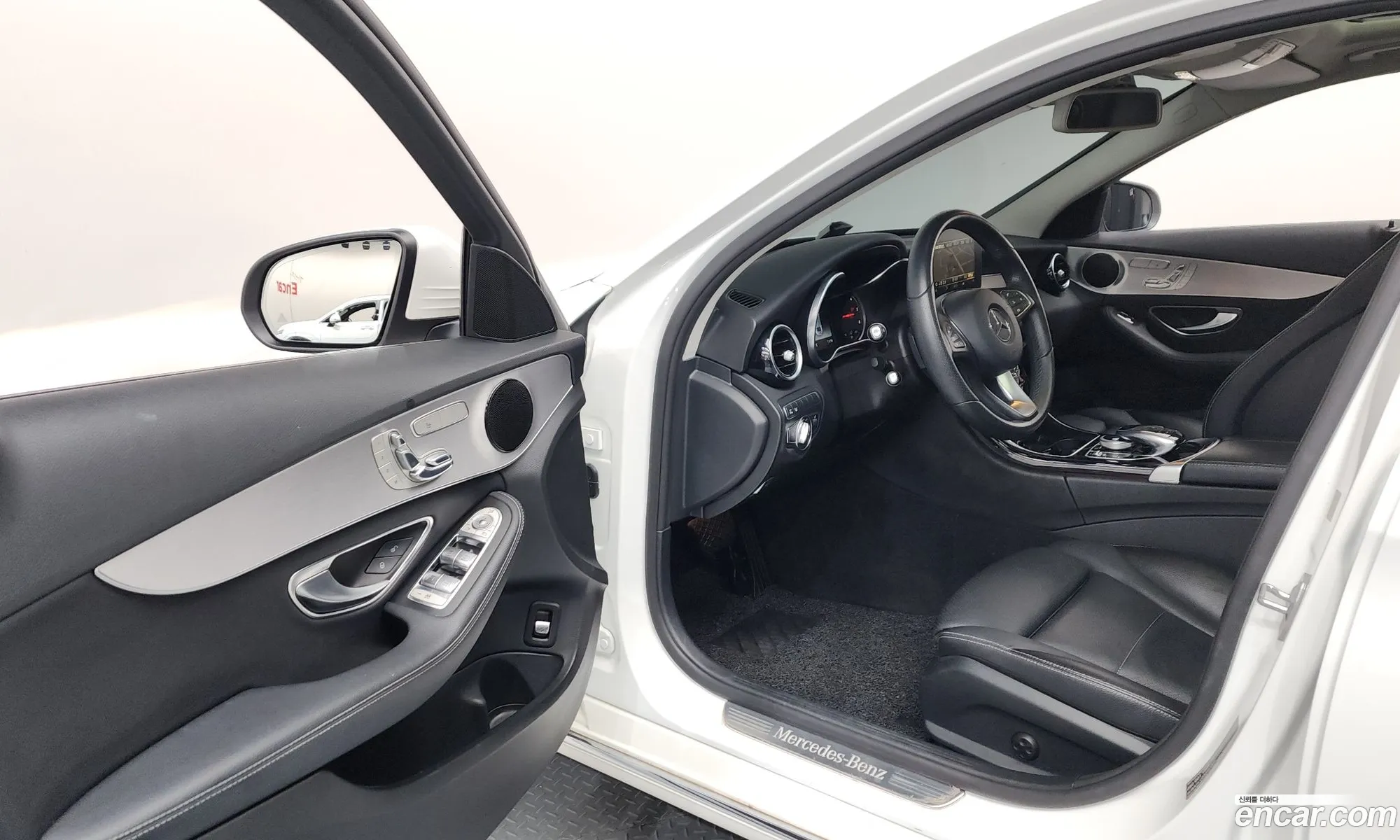 Mercedes-Benz C-Class W205 2017 — 18