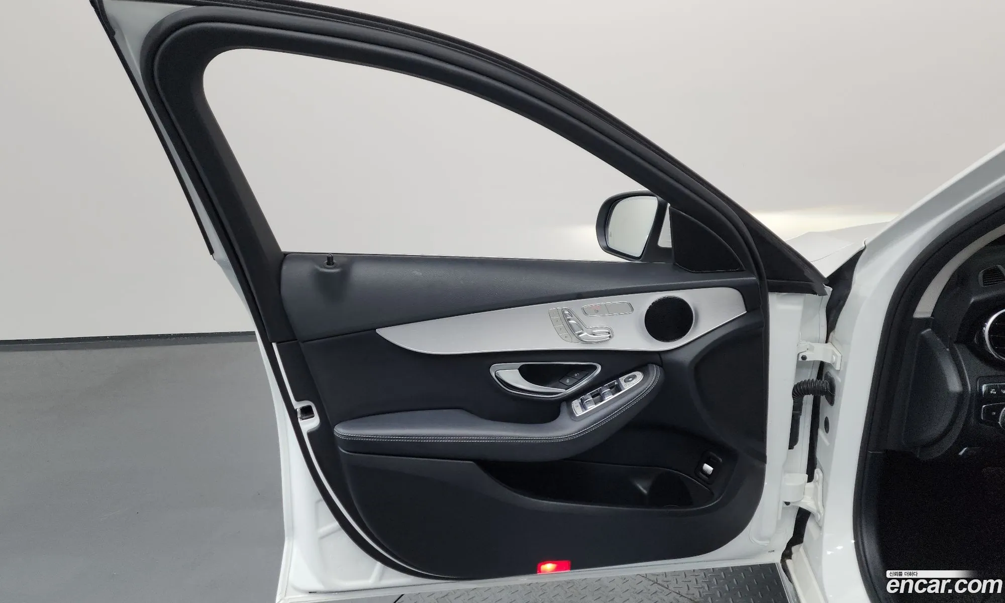 Mercedes-Benz C-Class W205 2017 — 7