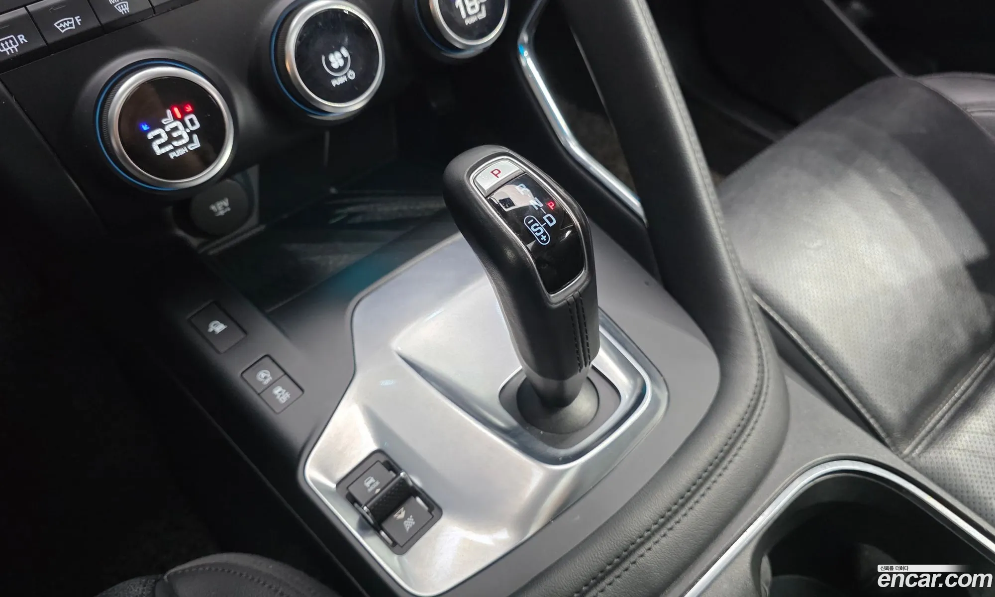 Jaguar E-Pace 2018 SADFA2BX2J1Z26588 — 14