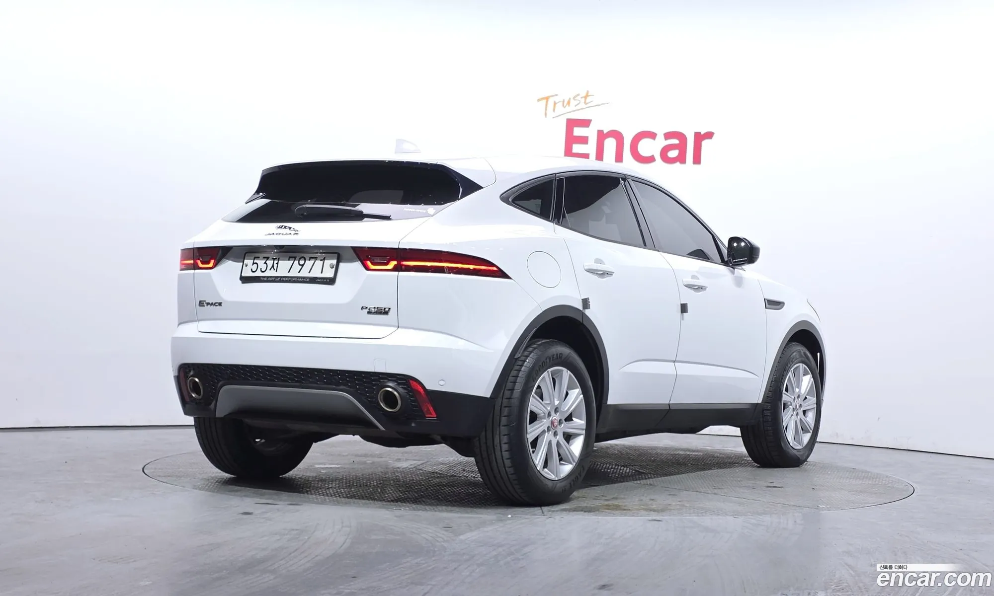 Jaguar E-Pace 2018 SADFA2BX2J1Z26588 — 20