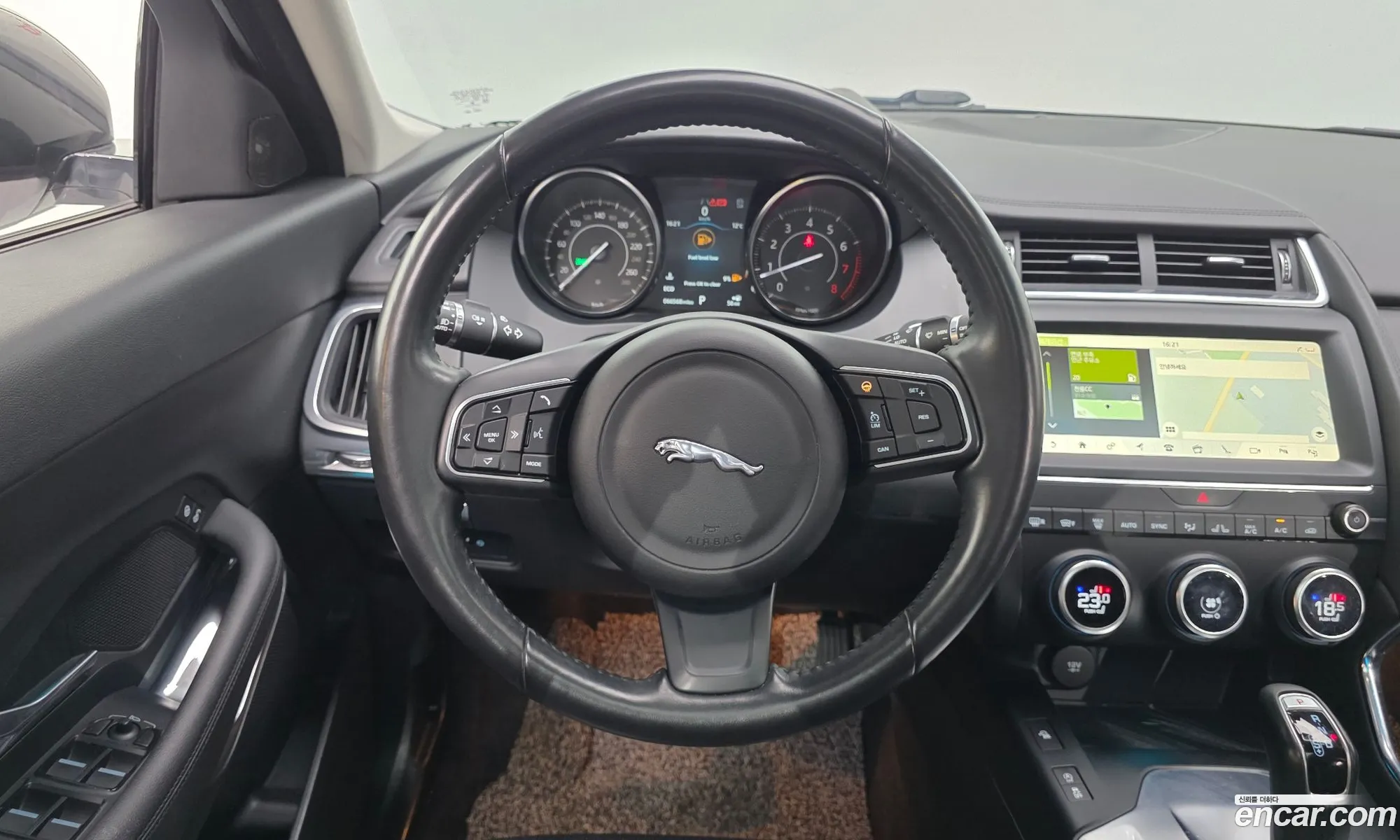 Jaguar E-Pace 2018 SADFA2BX2J1Z26588 — 15