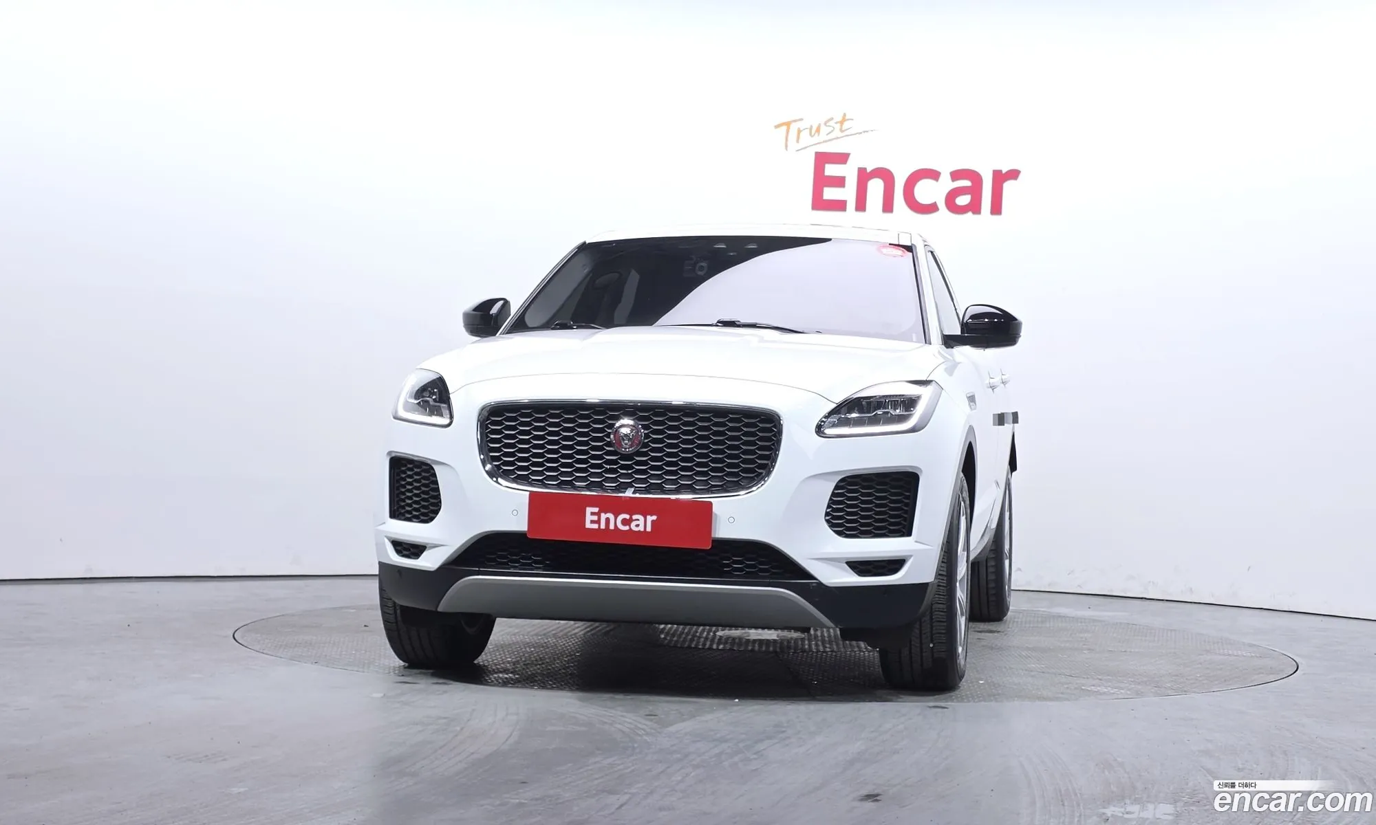 Jaguar E-Pace 2018 SADFA2BX2J1Z26588 — 11