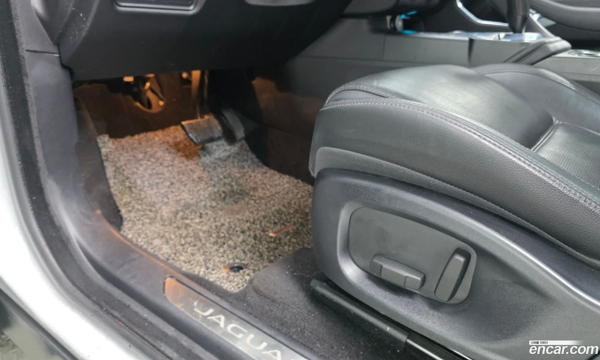 Jaguar E-Pace 2018 SADFA2BX2J1Z26588 — 9