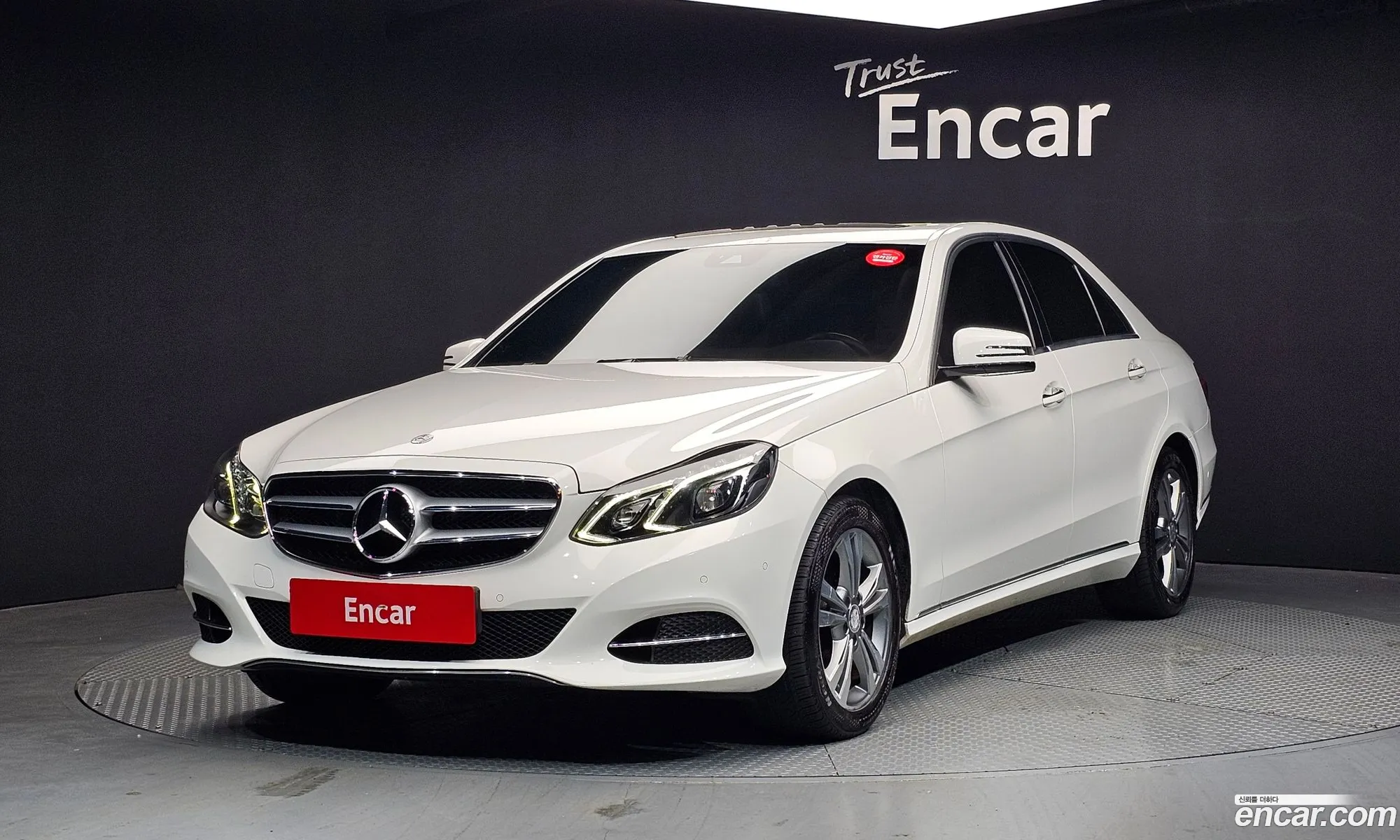 Mercedes-Benz E-Class W212 2013 WDDHF0CB9EA891153 — 14
