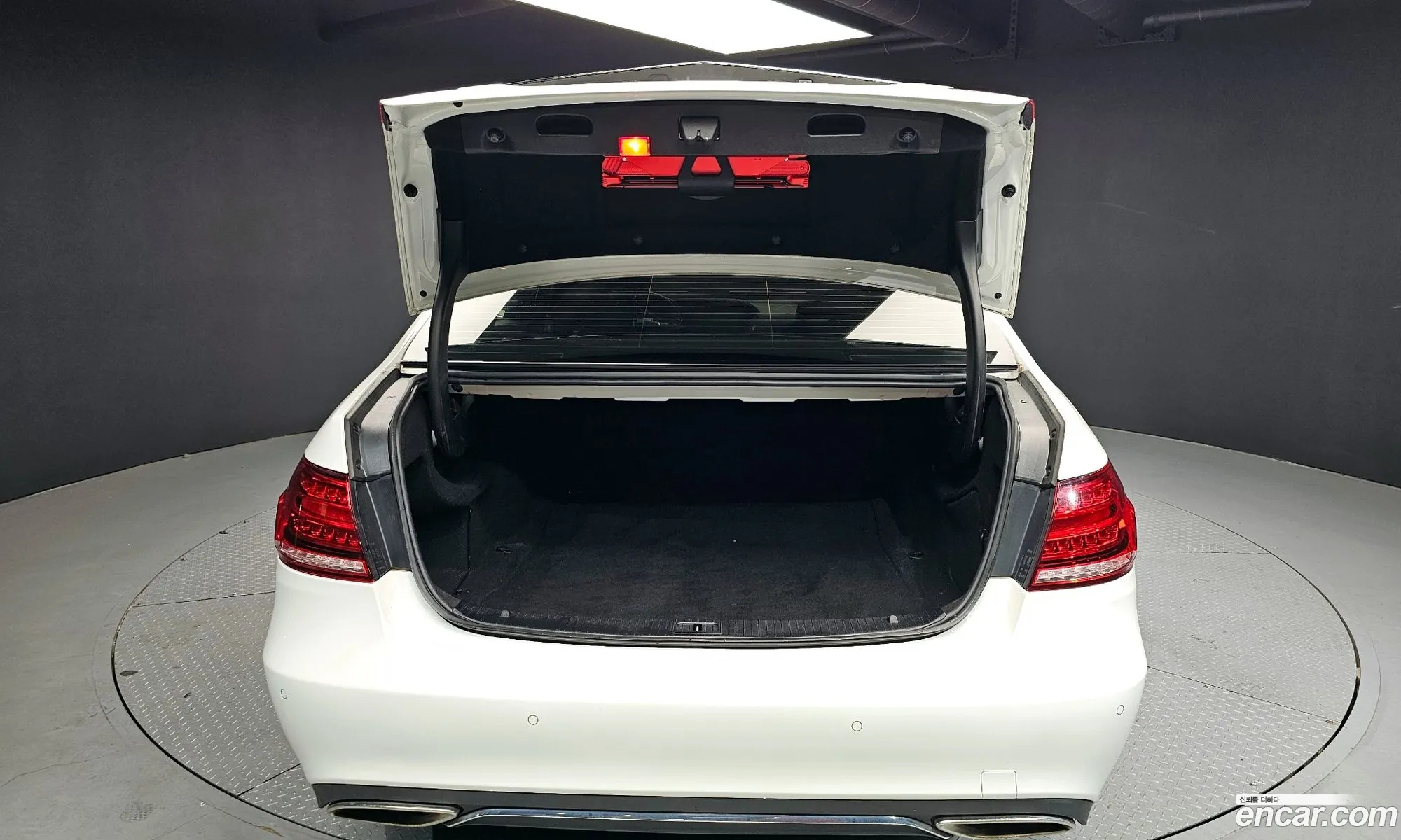 Mercedes-Benz E-Class W212 2013 WDDHF0CB9EA891153 — 19