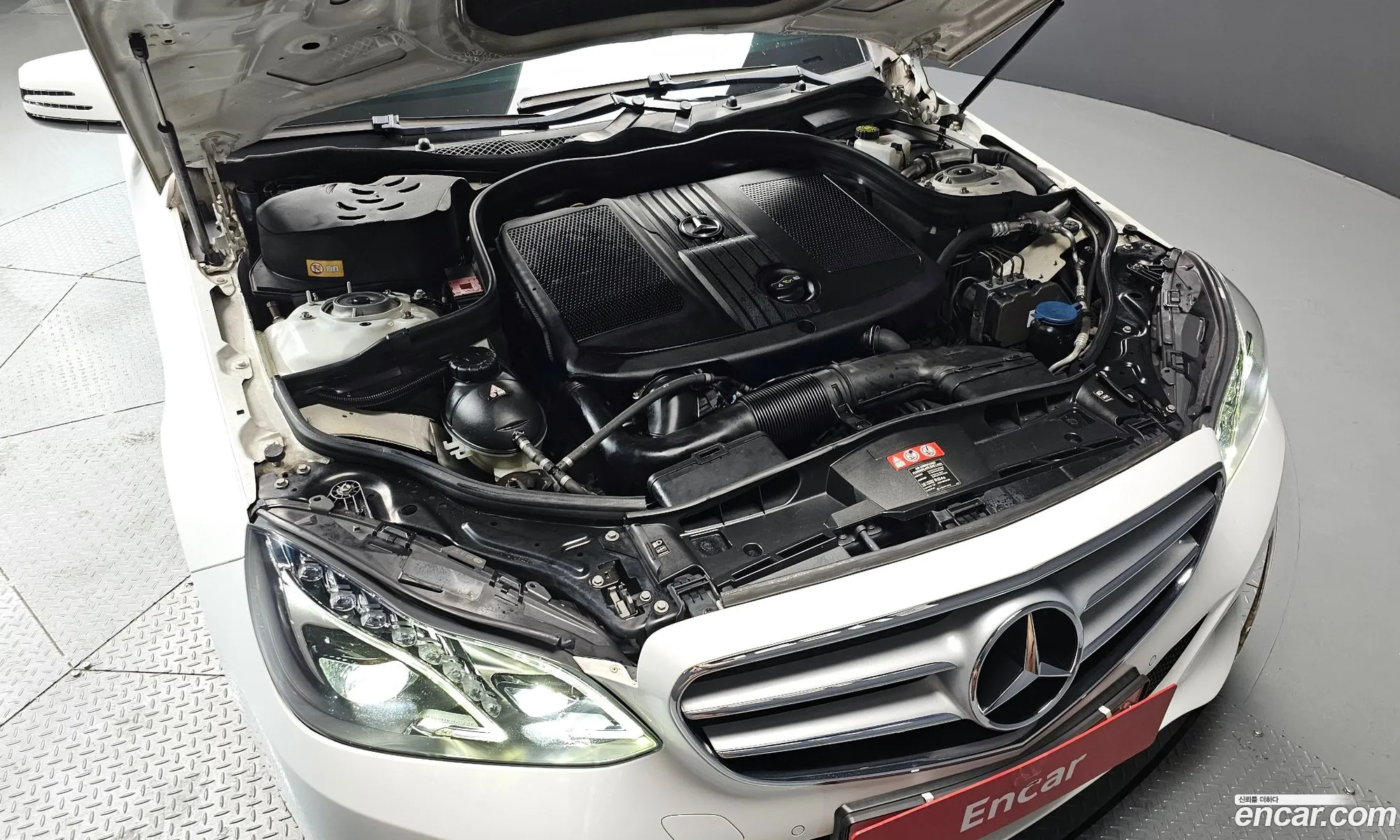 Mercedes-Benz E-Class W212 2013 WDDHF0CB9EA891153 — 18