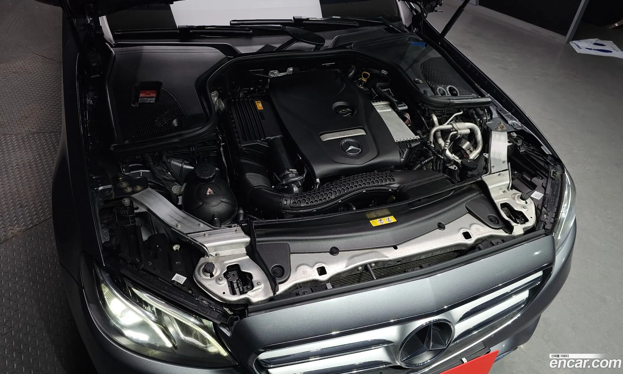 Mercedes-Benz E-Class W213 2018 WDDZF4JB6KA513351 — 14