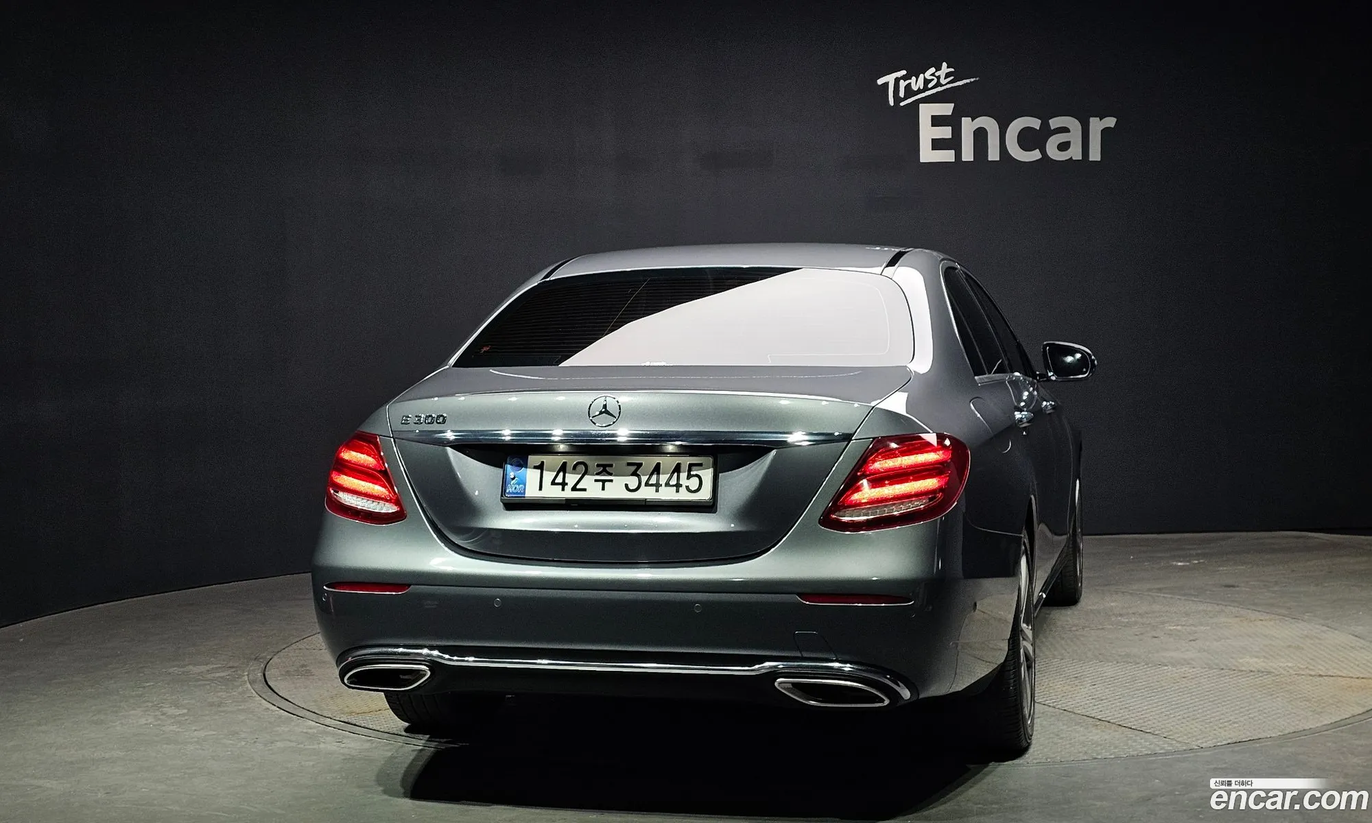 Mercedes-Benz E-Class W213 2018 WDDZF4JB6KA513351 — 2