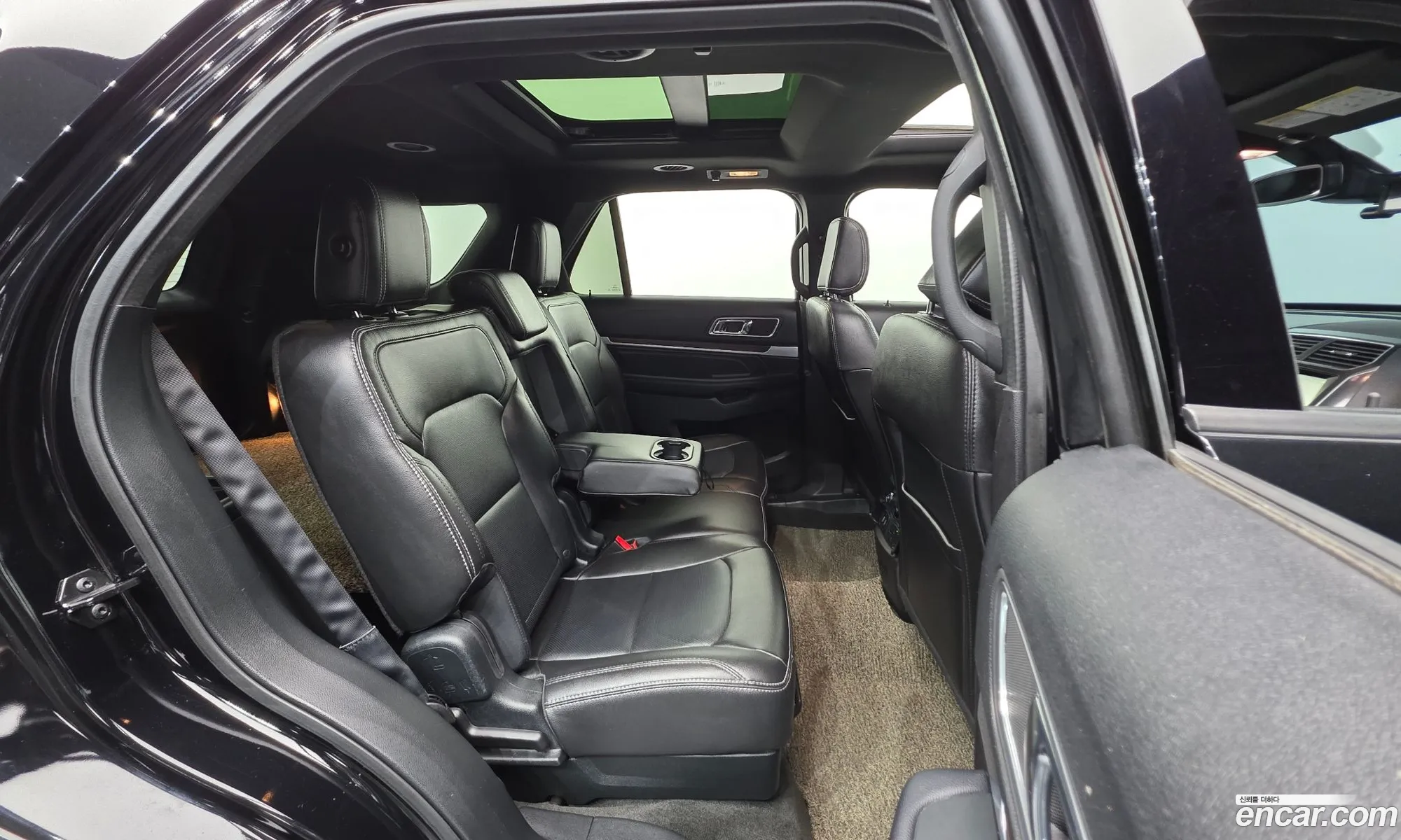Ford Explorer 2018 1FM5K8FH6JGA09205 — 14