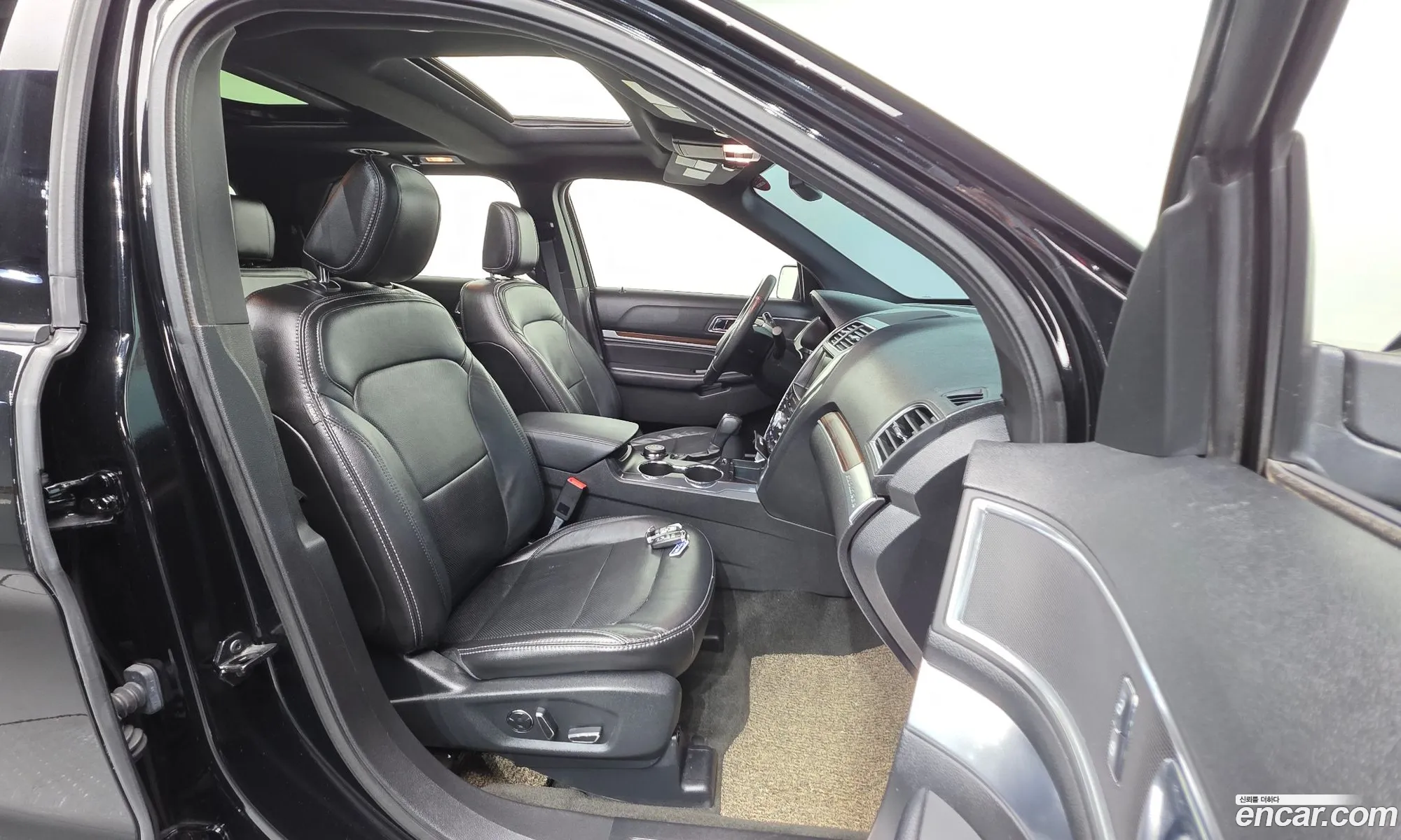 Ford Explorer 2018 1FM5K8FH6JGA09205 — 7