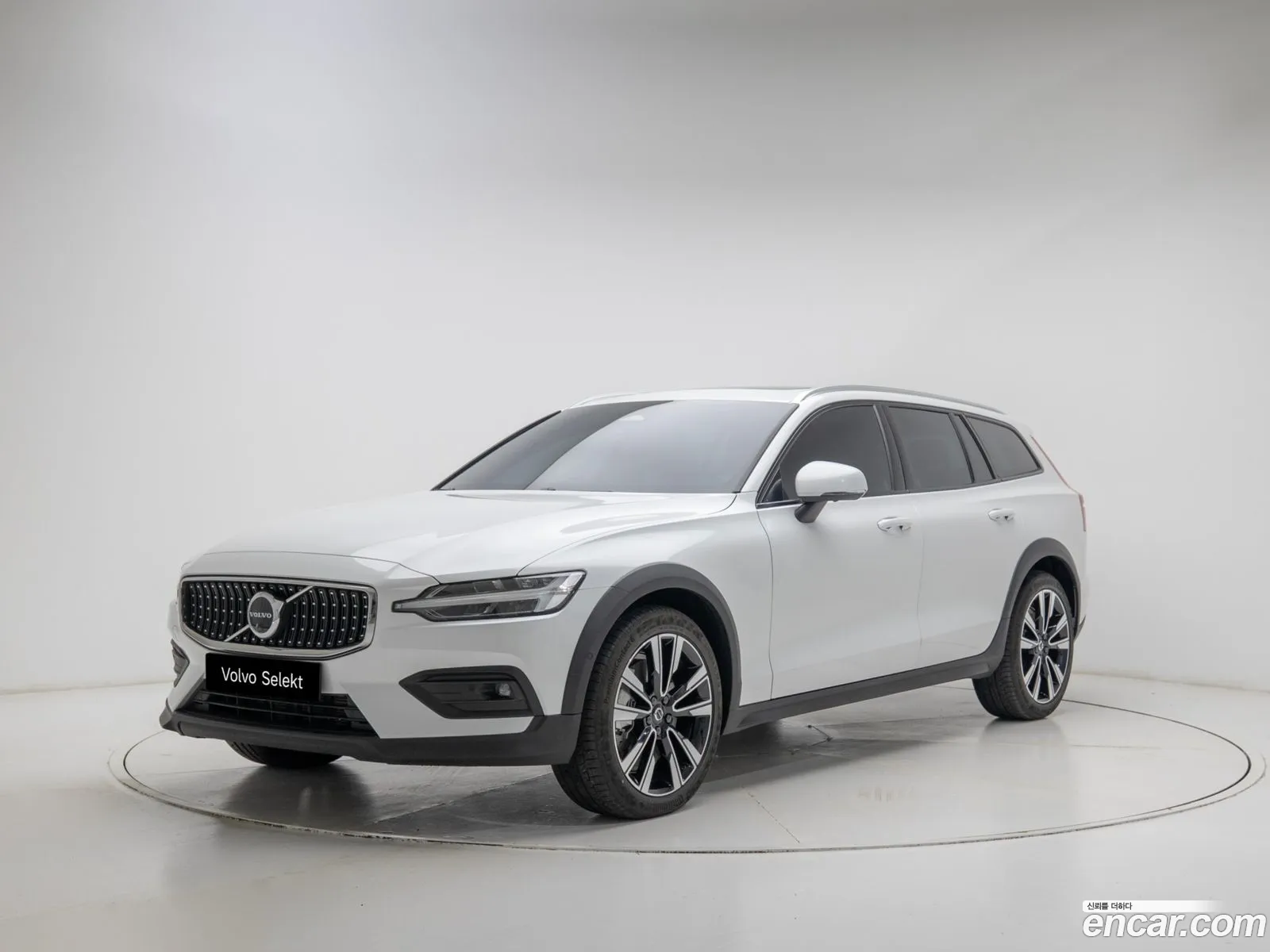 Volvo V60 Cross Country 2025 — 10