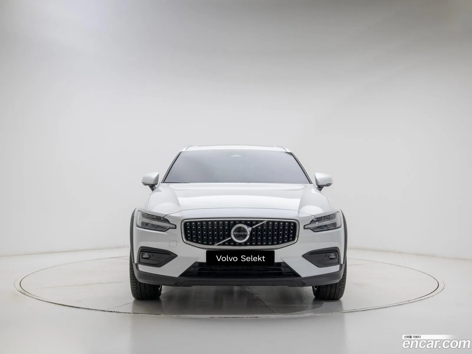 Volvo V60 Cross Country 2025 — 15