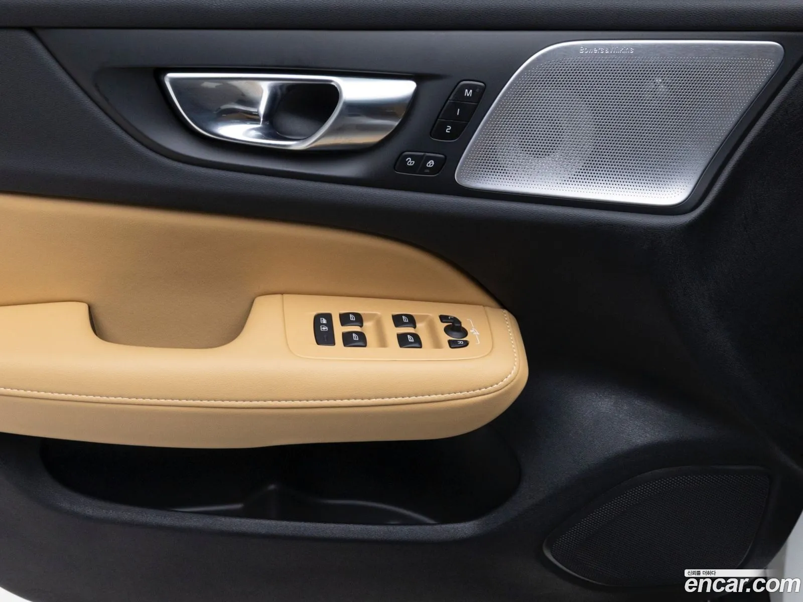 Volvo V60 Cross Country 2025 — 4