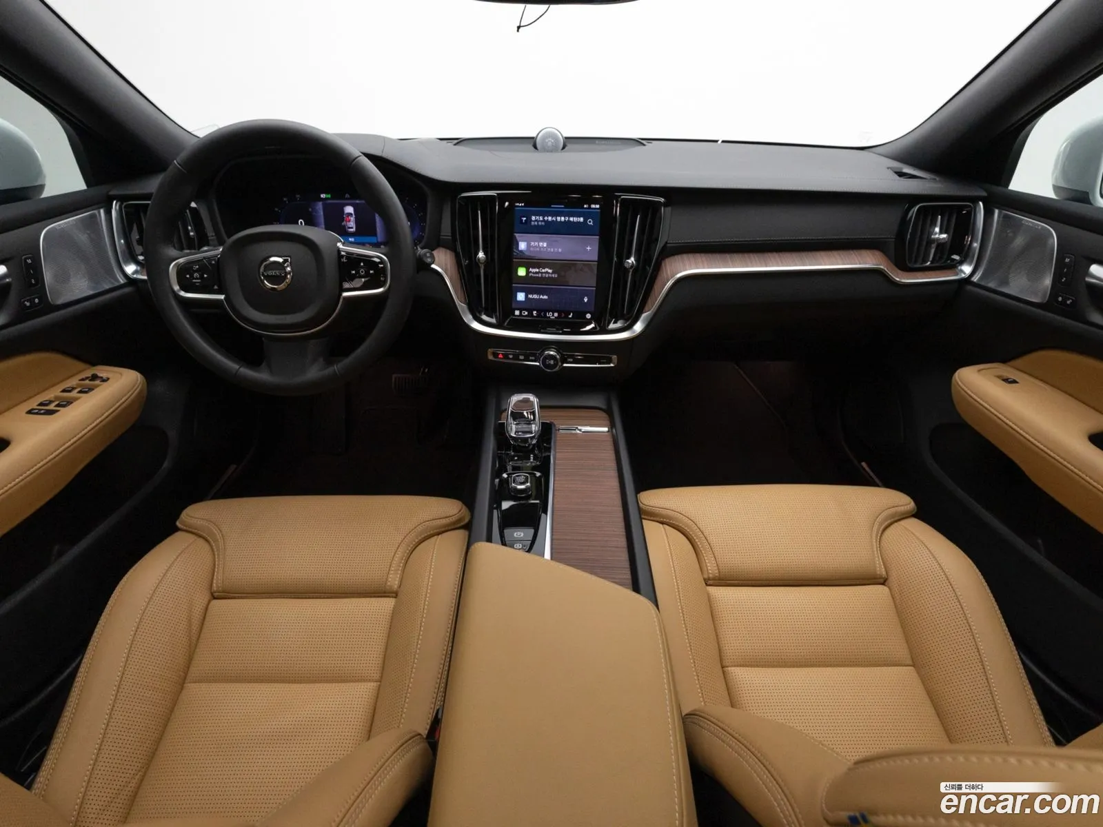 Volvo V60 Cross Country 2025 — 5