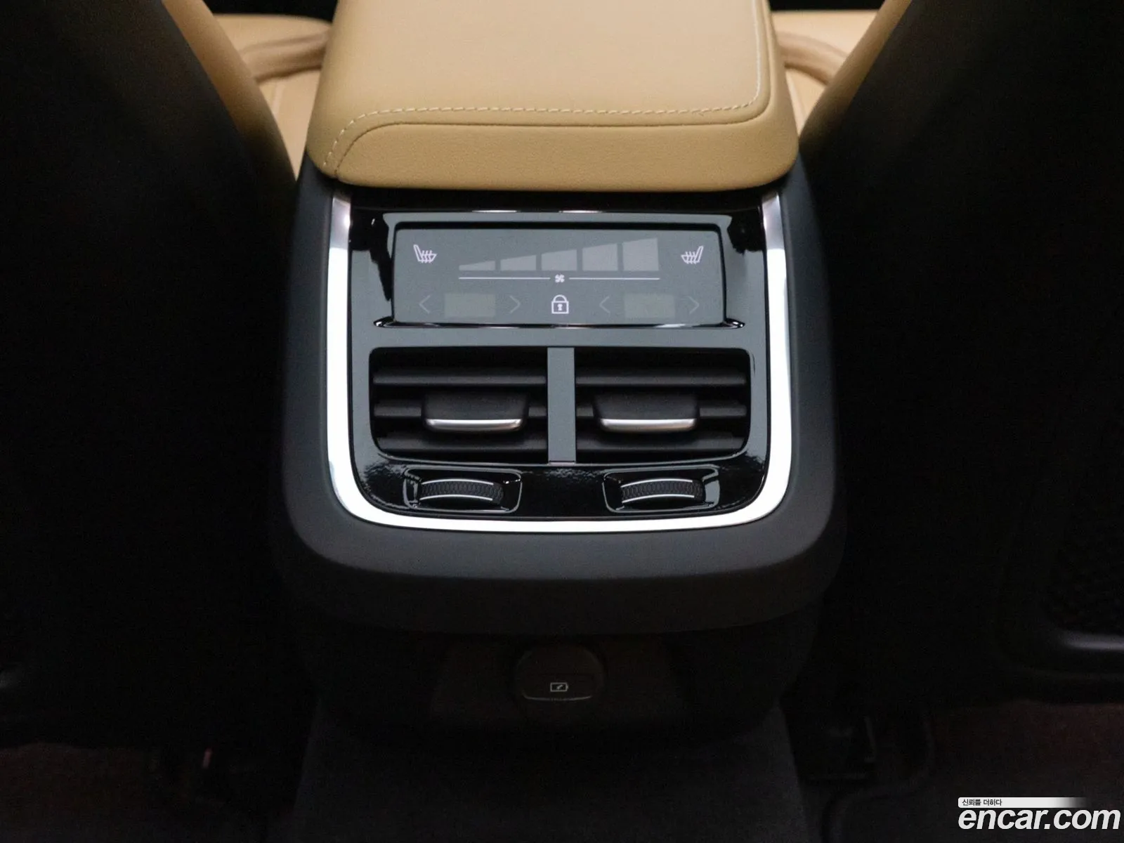 Volvo V60 Cross Country 2025 — 3