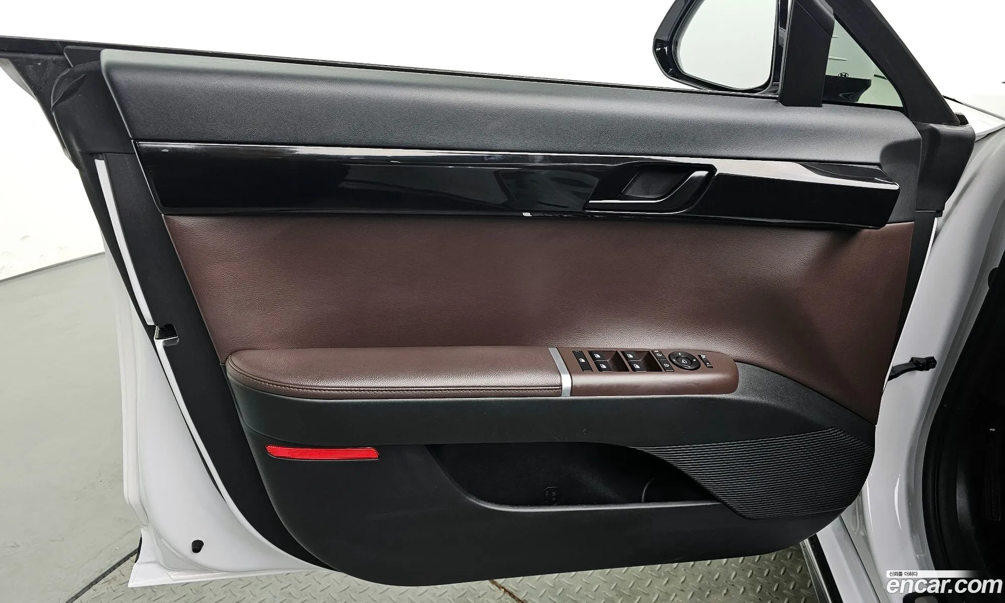Hyundai Grandeur 2023 — 23