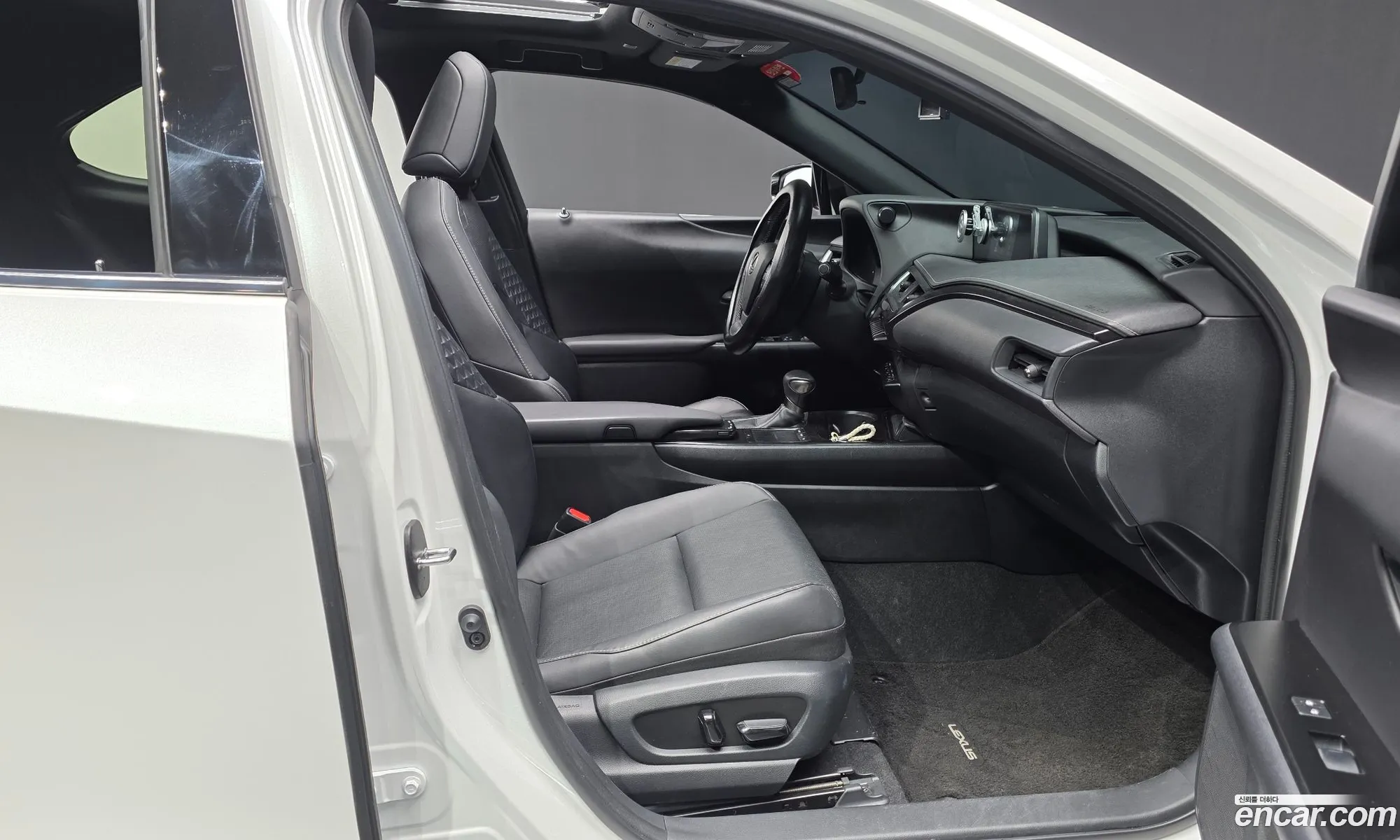 Lexus UX250h 2020 JTHP6JBH5L2060983 — 8