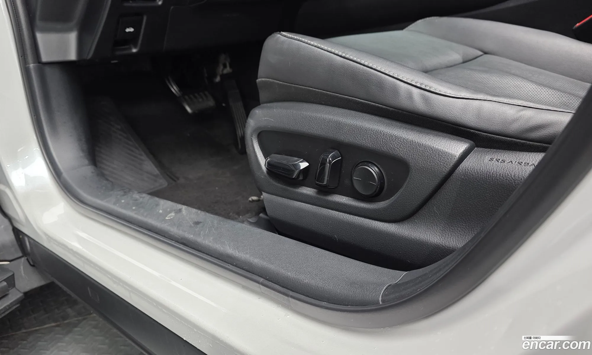 Lexus UX250h 2020 JTHP6JBH5L2060983 — 4
