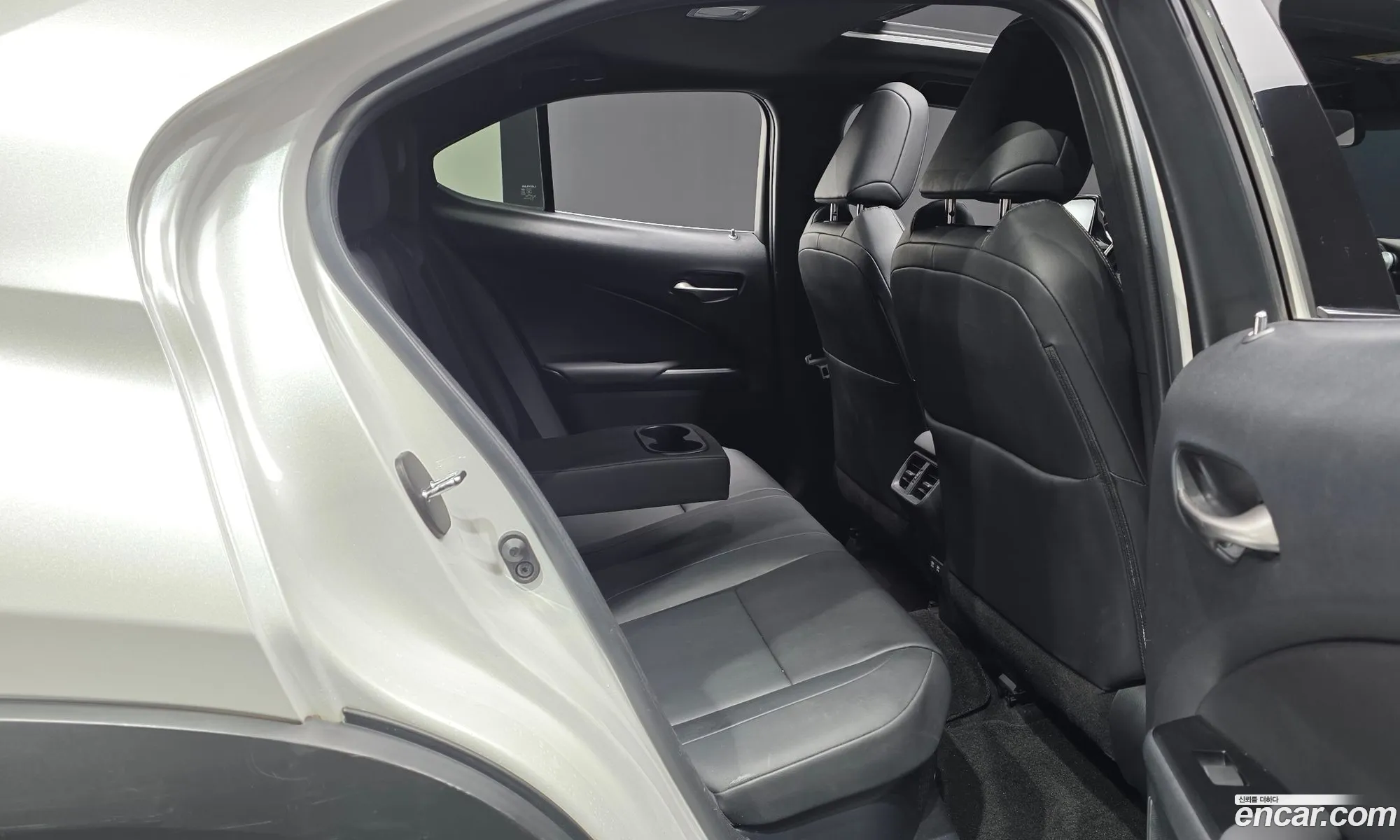 Lexus UX250h 2020 JTHP6JBH5L2060983 — 19
