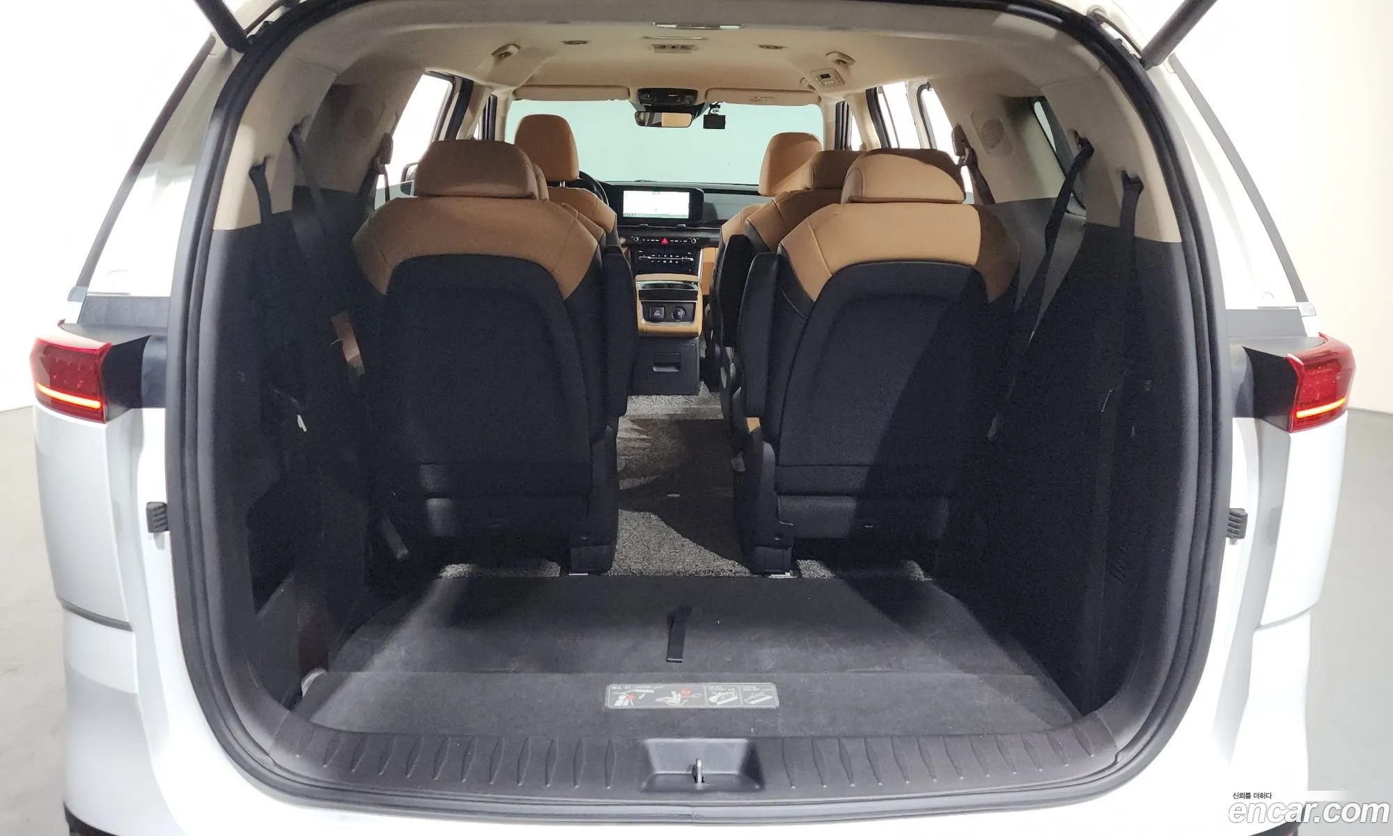 Kia Carnival 2022 — 28