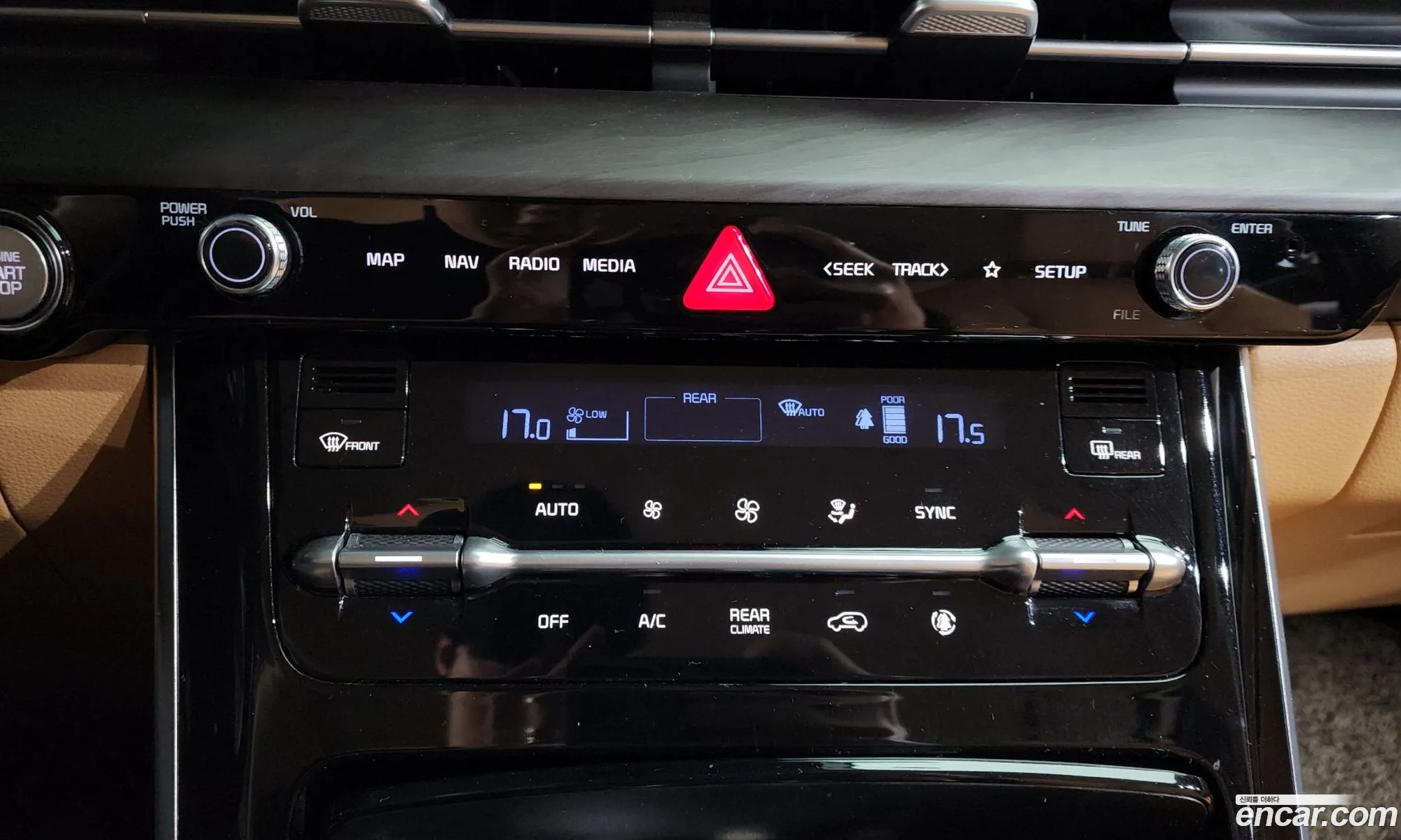 Kia Carnival 2022 — 32