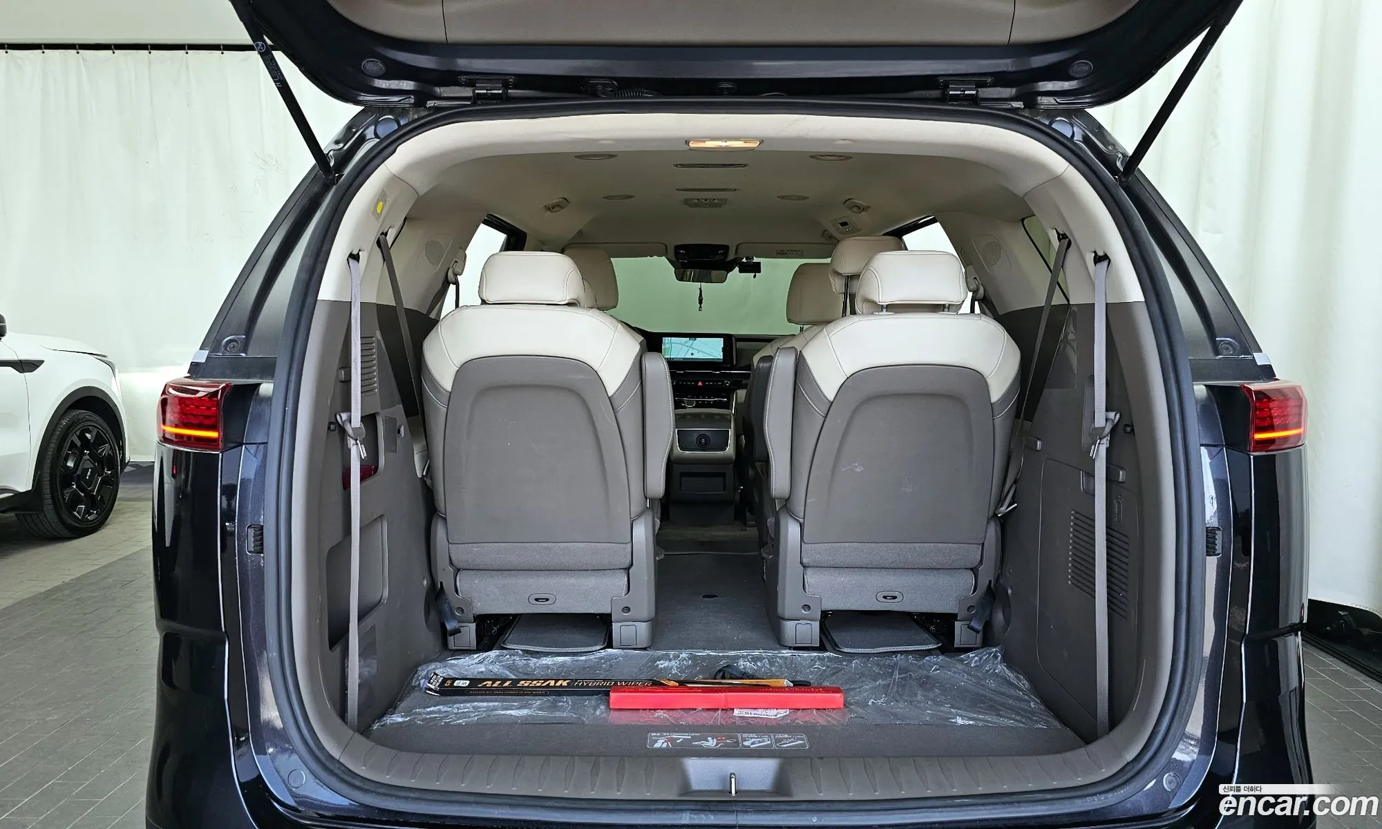 Kia Carnival 2022 — 17