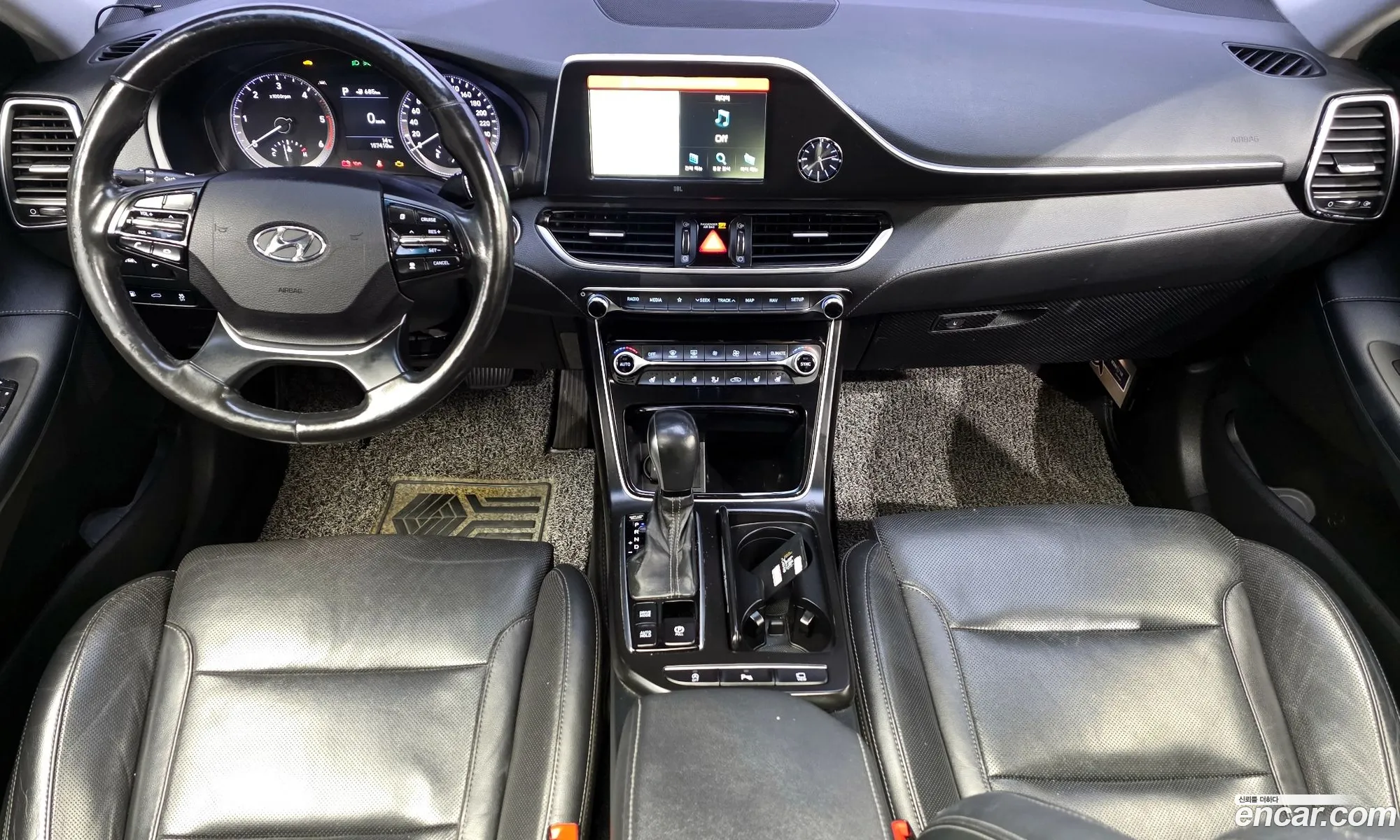 Hyundai Grandeur IG 2018 — 29