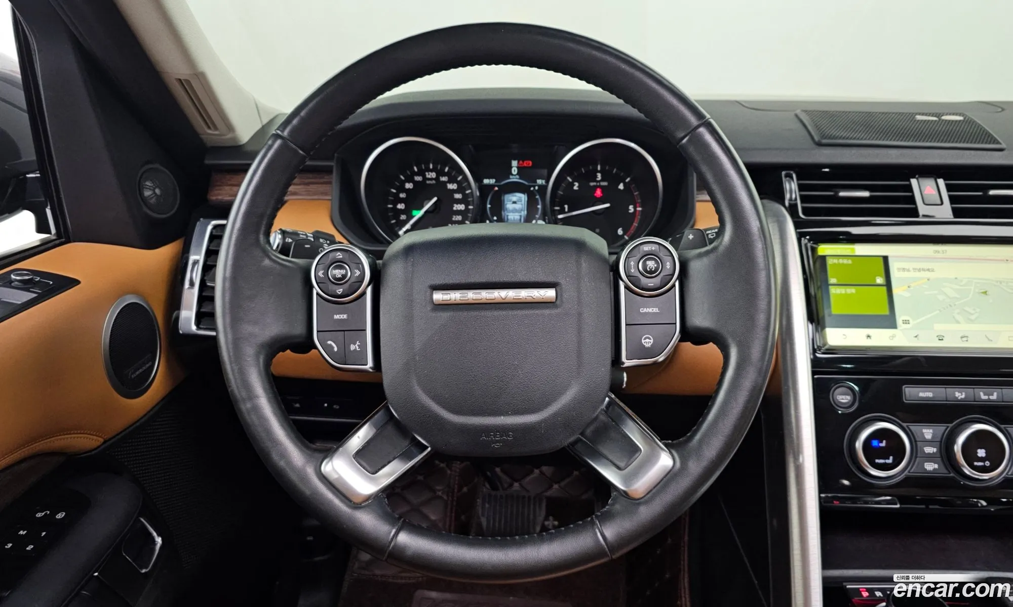Land Rover Discovery 5 2017 SALRA2BK7HA036992 — 5