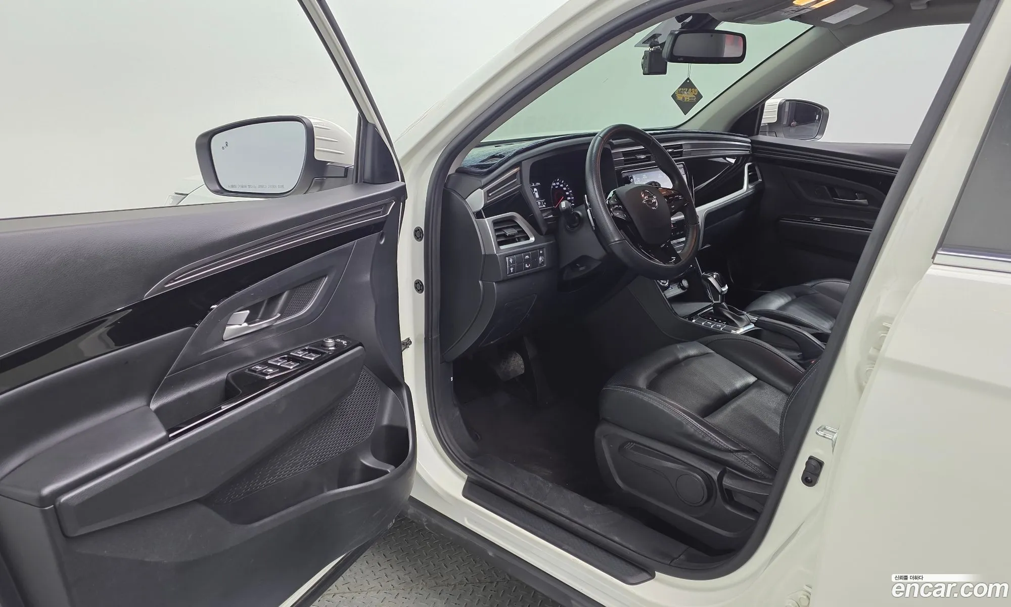 KG Mobility (SsangYong) Beautiful Korando 2021 — 17