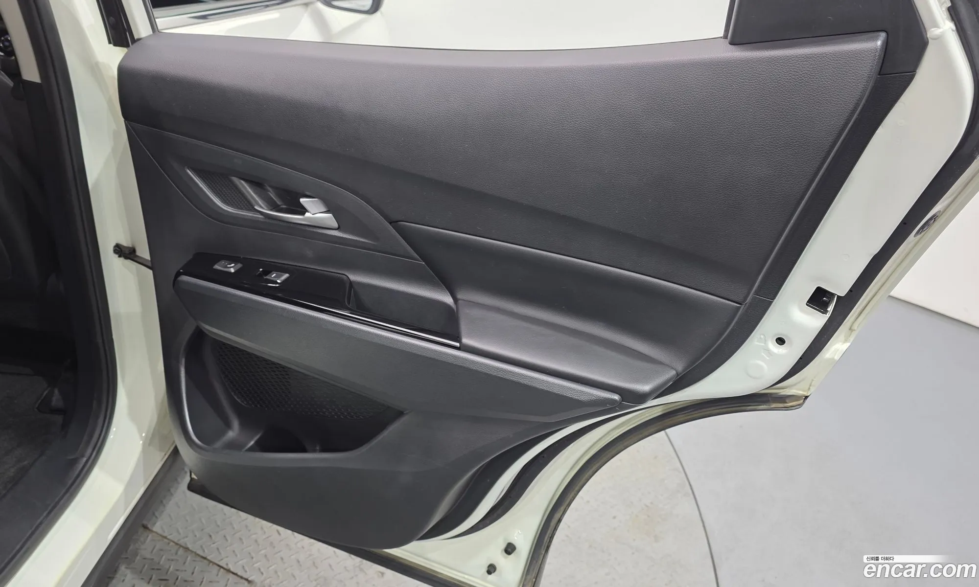 KG Mobility (SsangYong) Beautiful Korando 2021 — 24