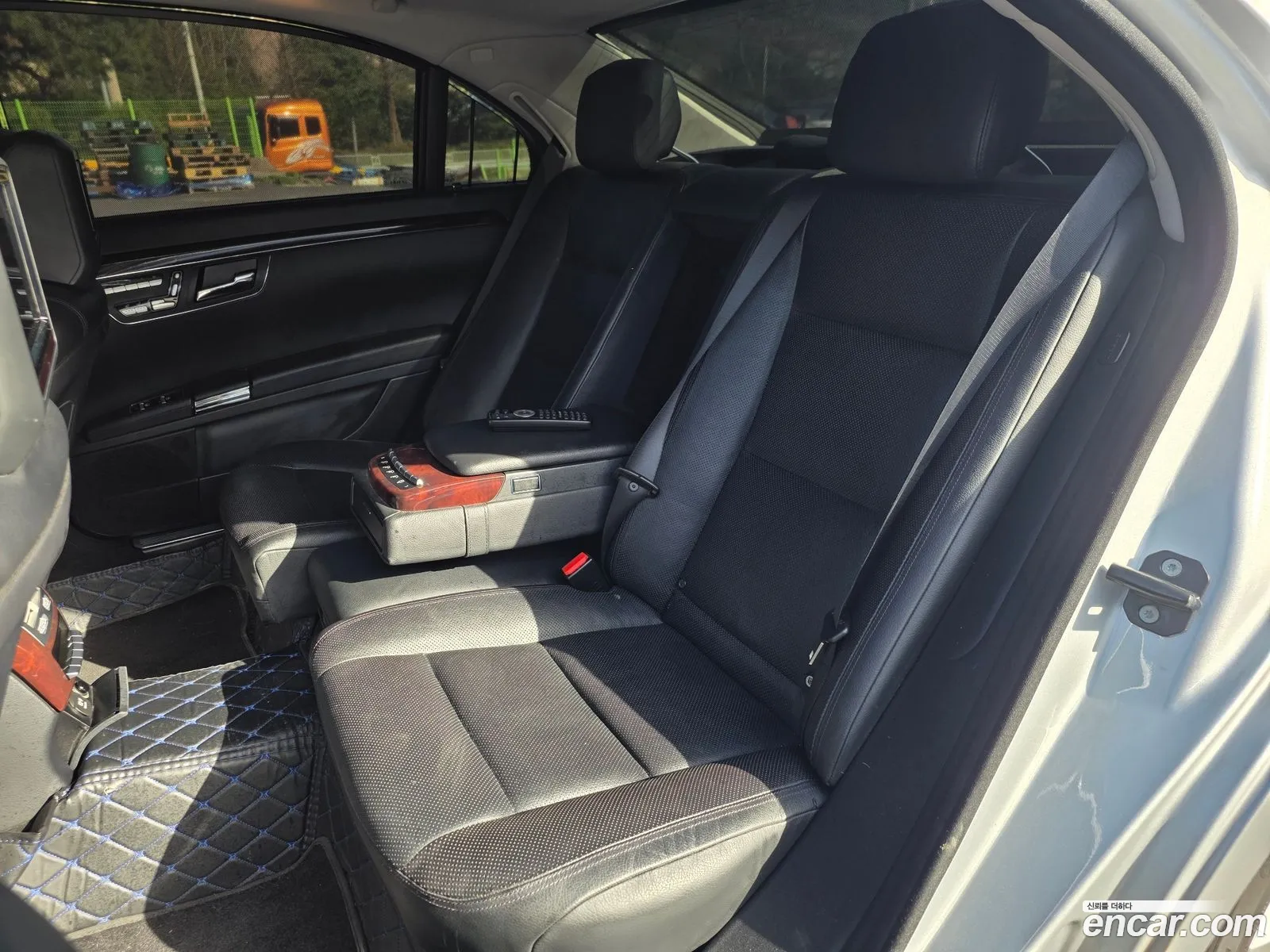Mercedes-Benz S-Class W221 2011 — 12