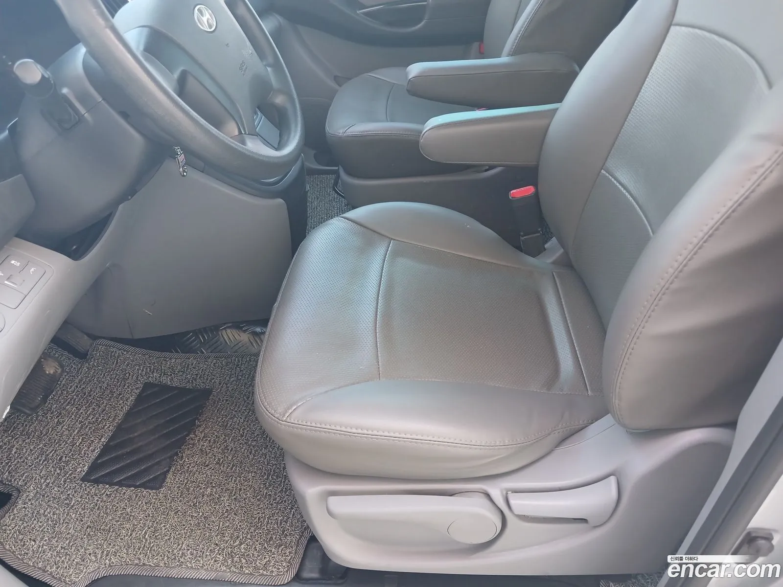 Hyundai Grand Starex 2016 — 12