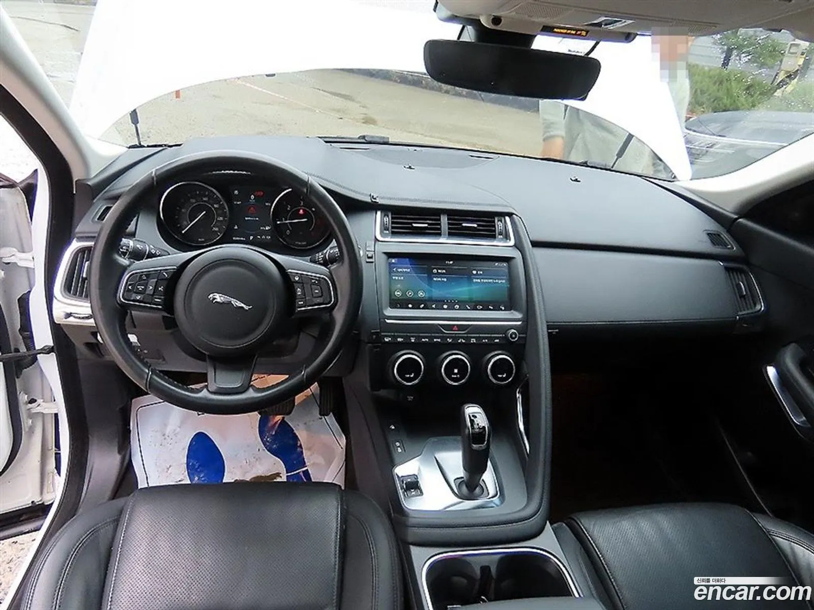 Jaguar E-Pace 2019 — 14