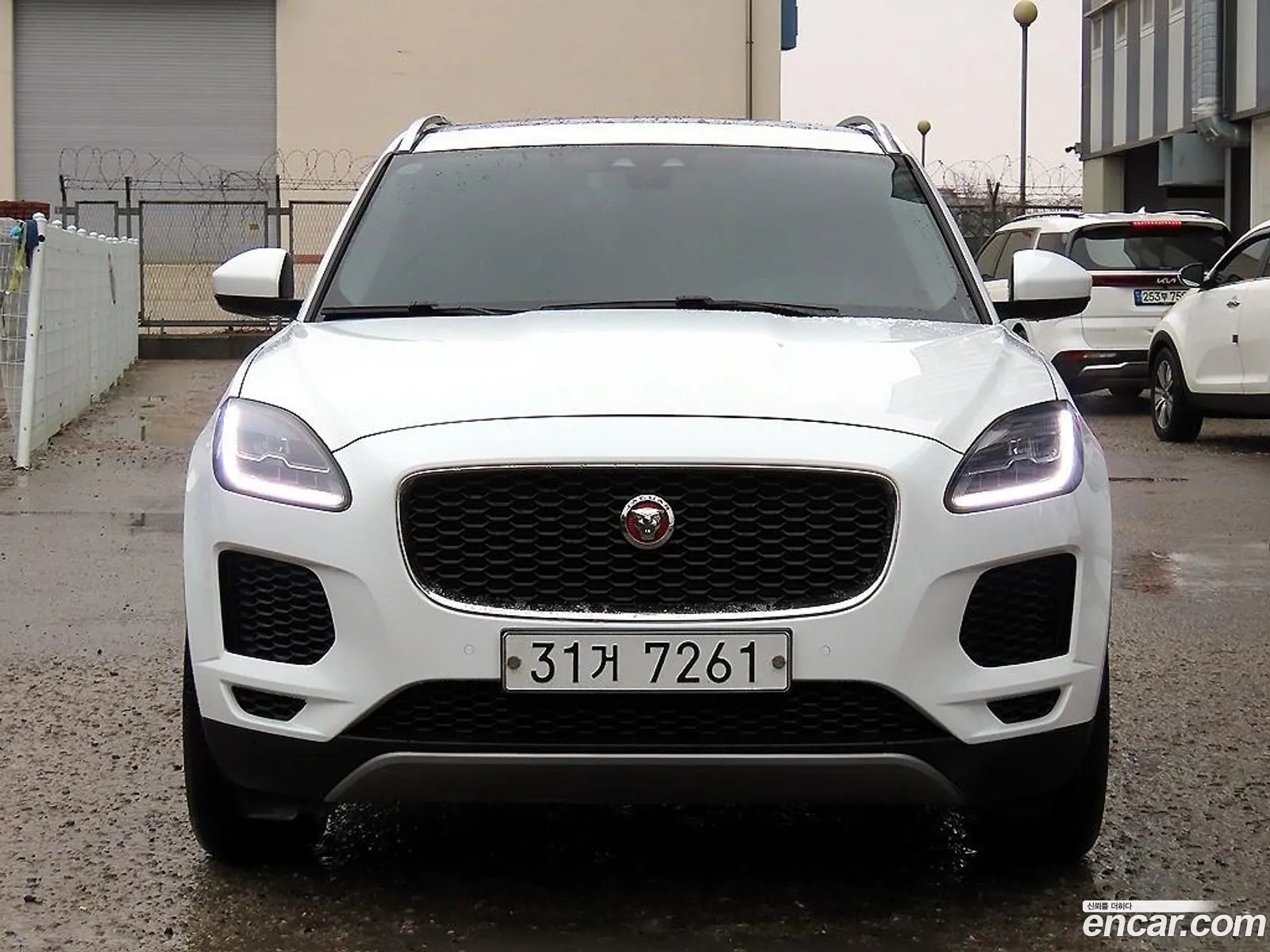 Jaguar E-Pace 2019 — 18