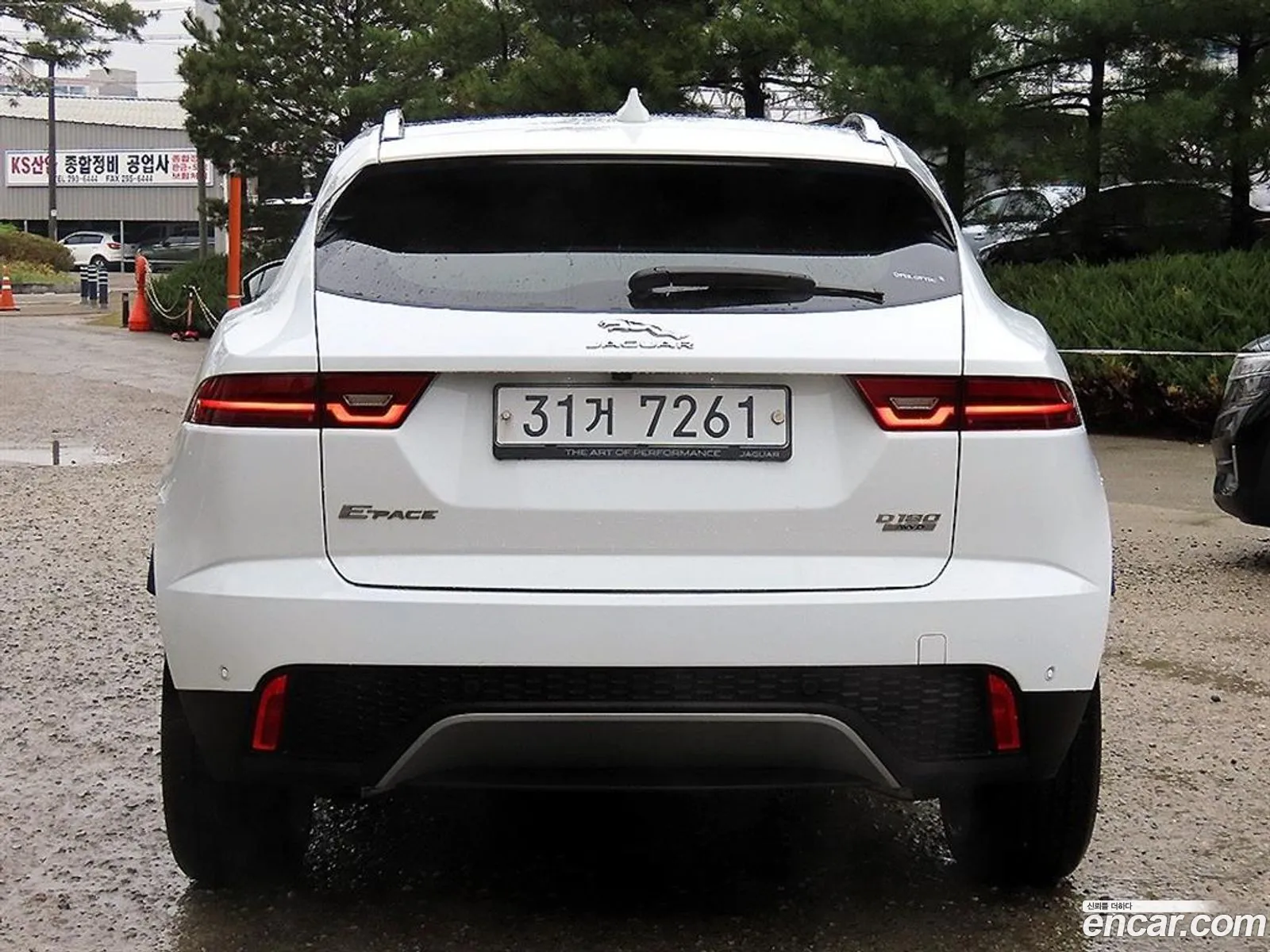 Jaguar E-Pace 2019 — 12