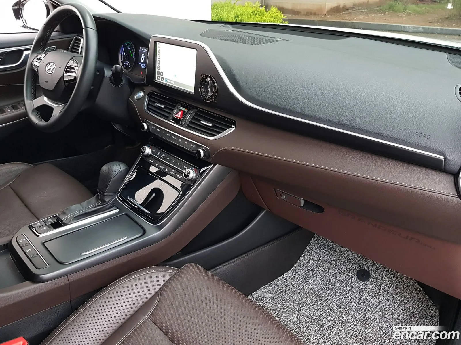 Hyundai Grandeur IG Hybrid 2017 — 18