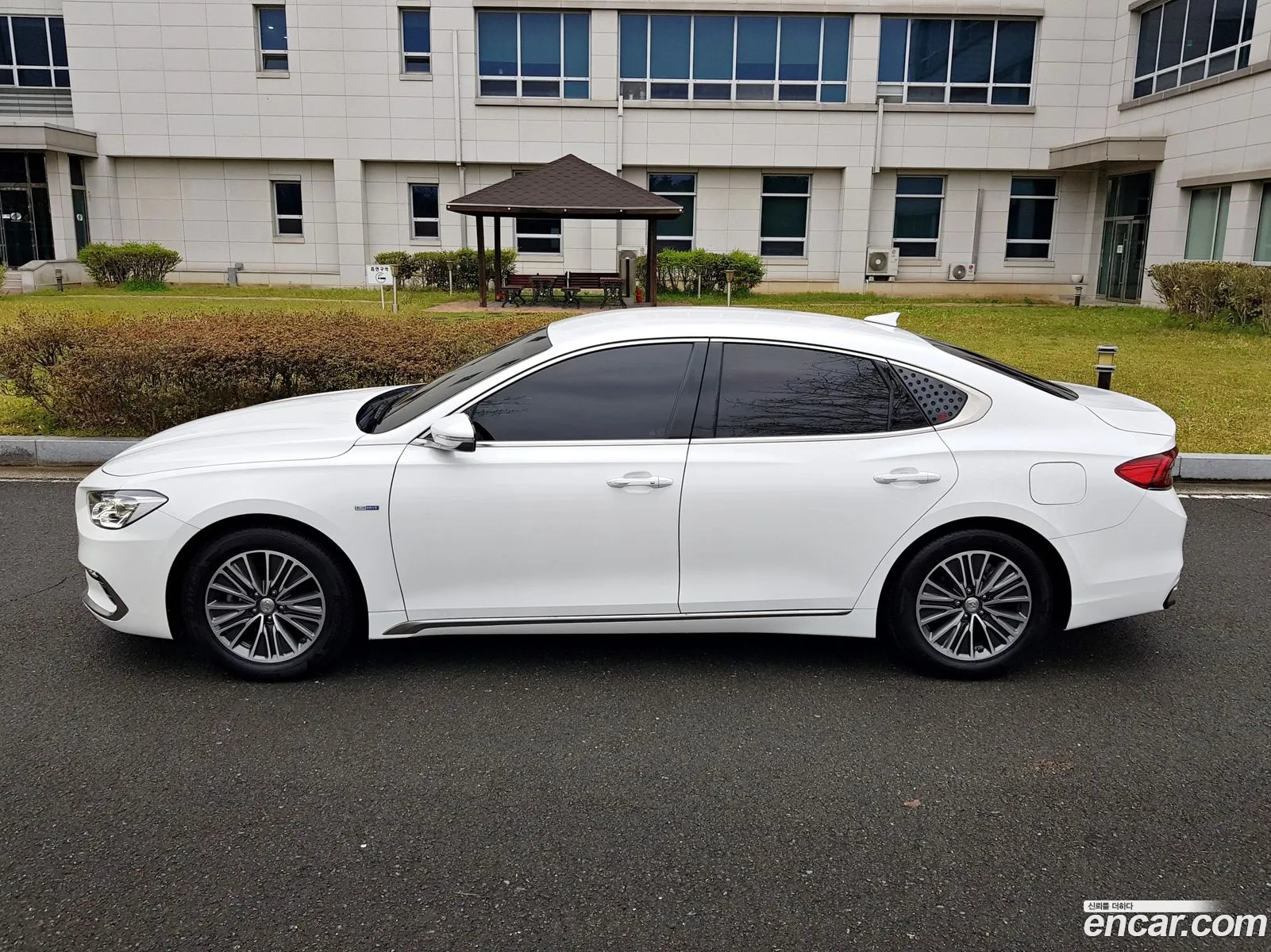 Hyundai Grandeur IG Hybrid 2017 — 4